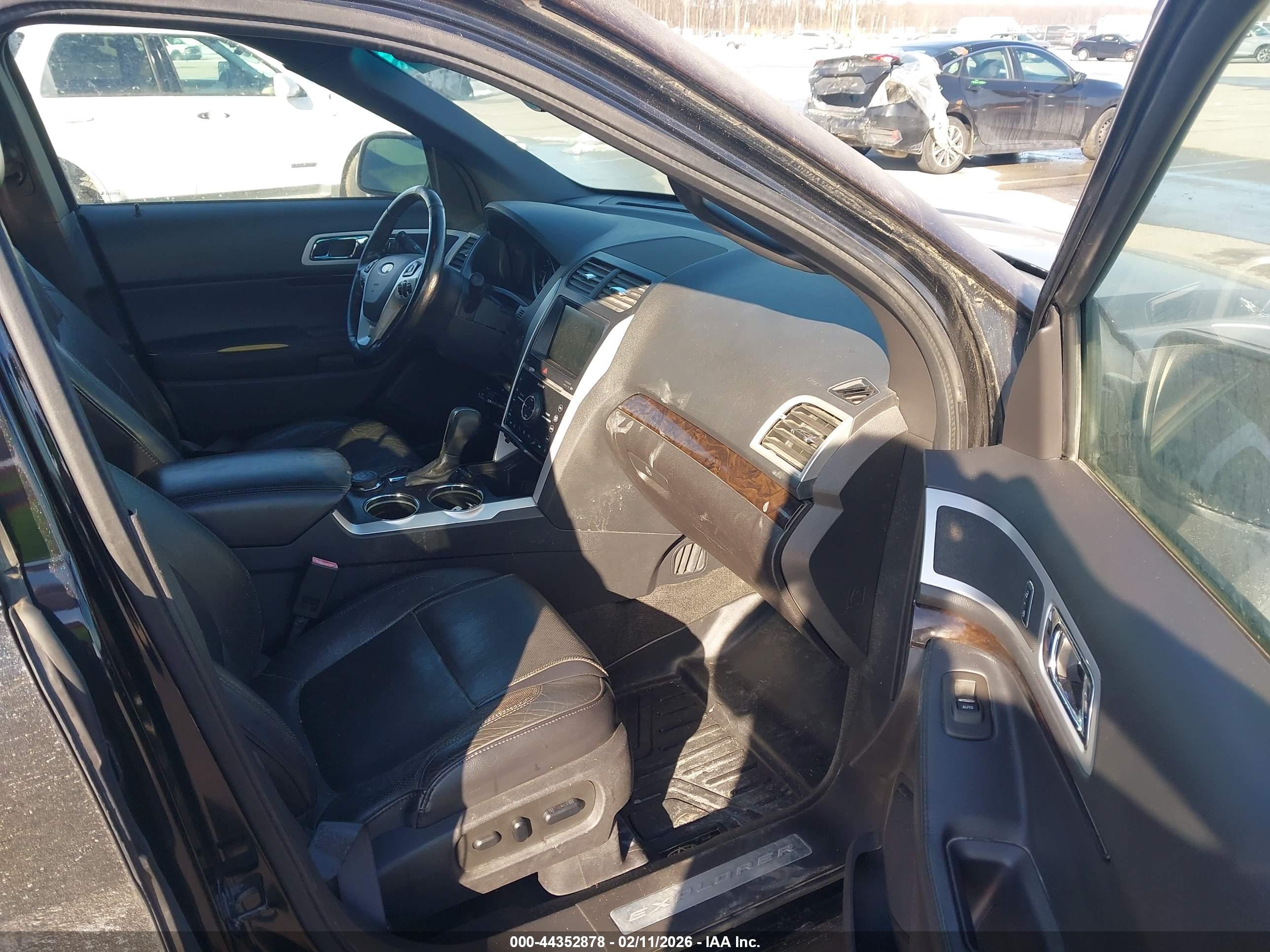 FORD EXPLORER image 5