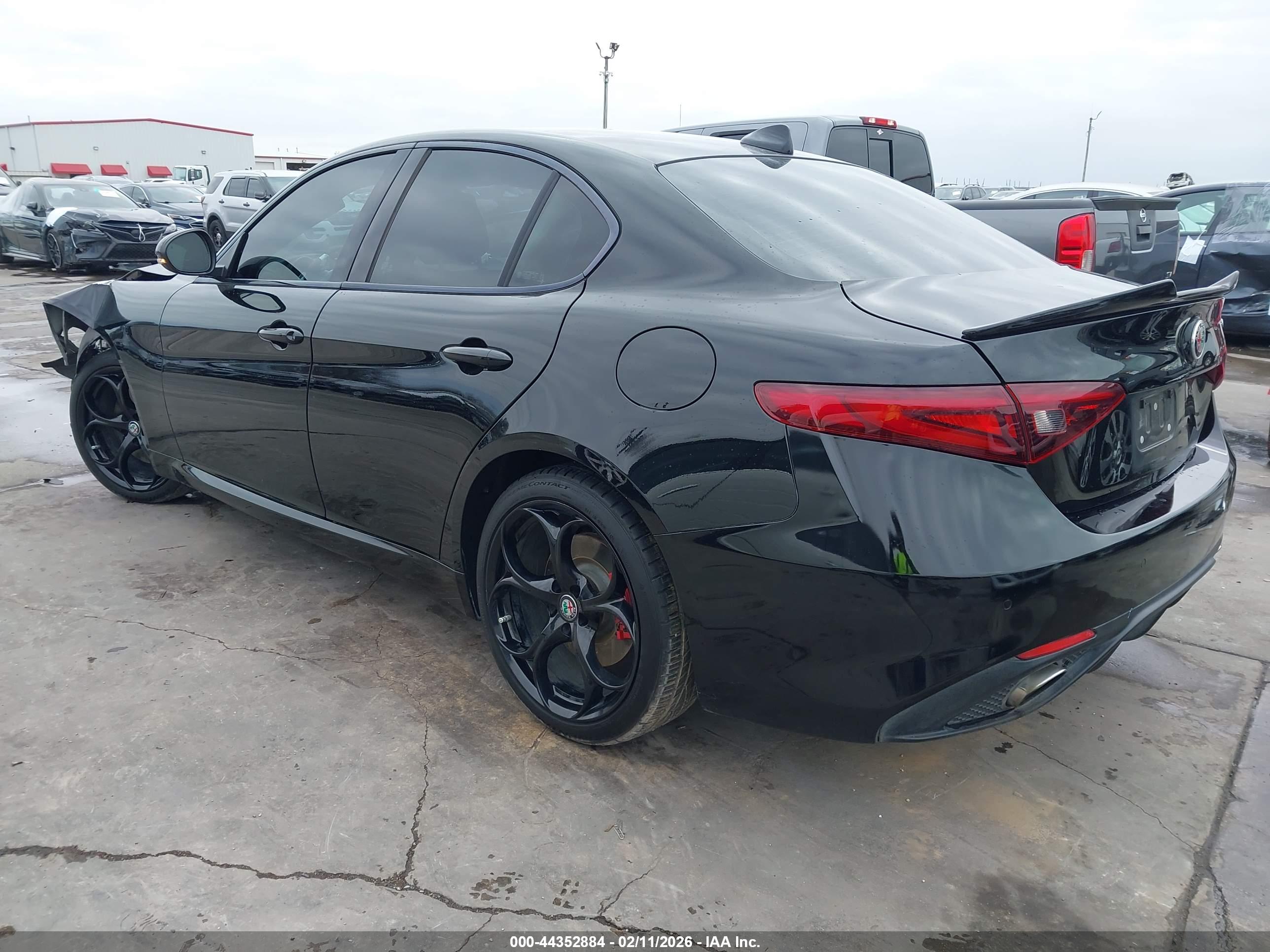 ALFA ROMEO image 3