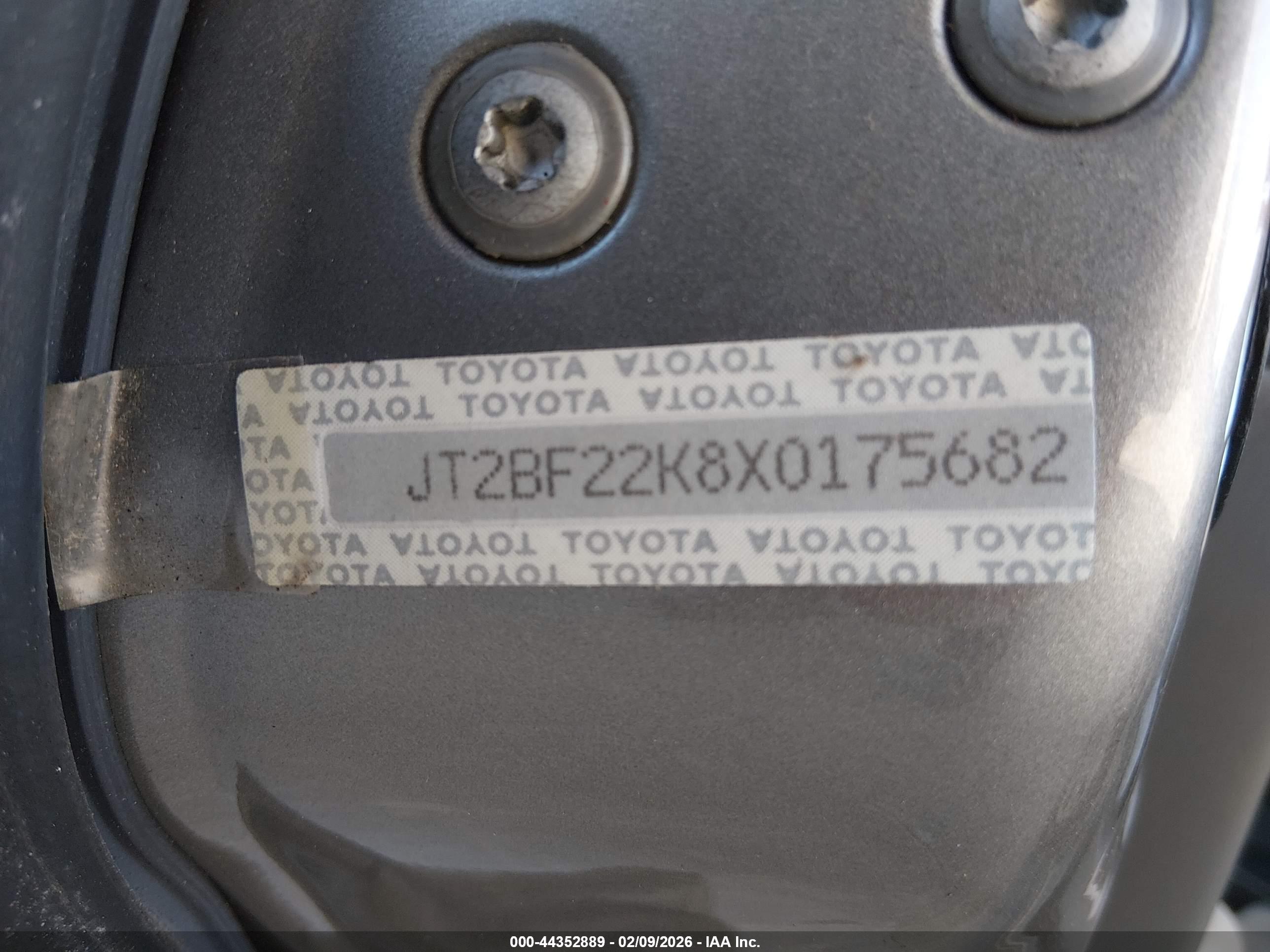 TOYOTA CAMRY image 9