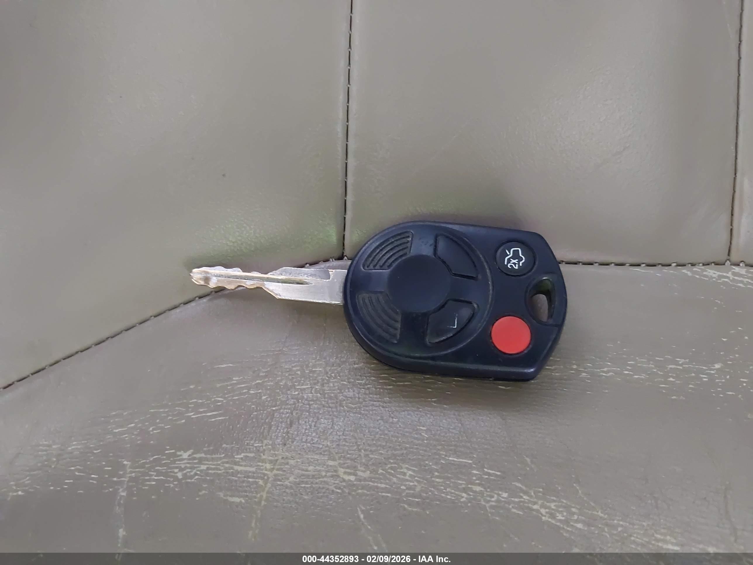 FORD ESCAPE image 11