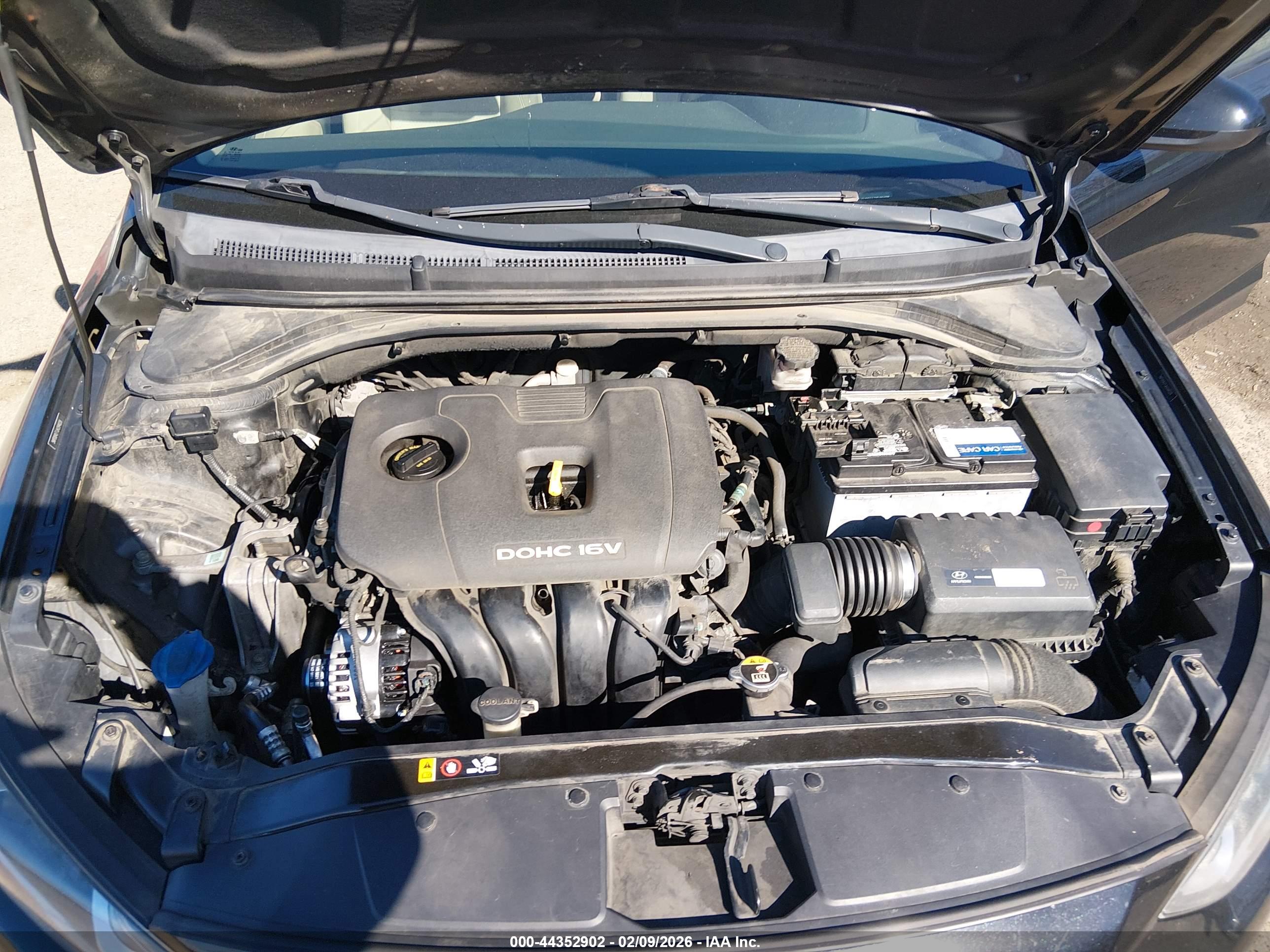 HYUNDAI ELANTRA image 10