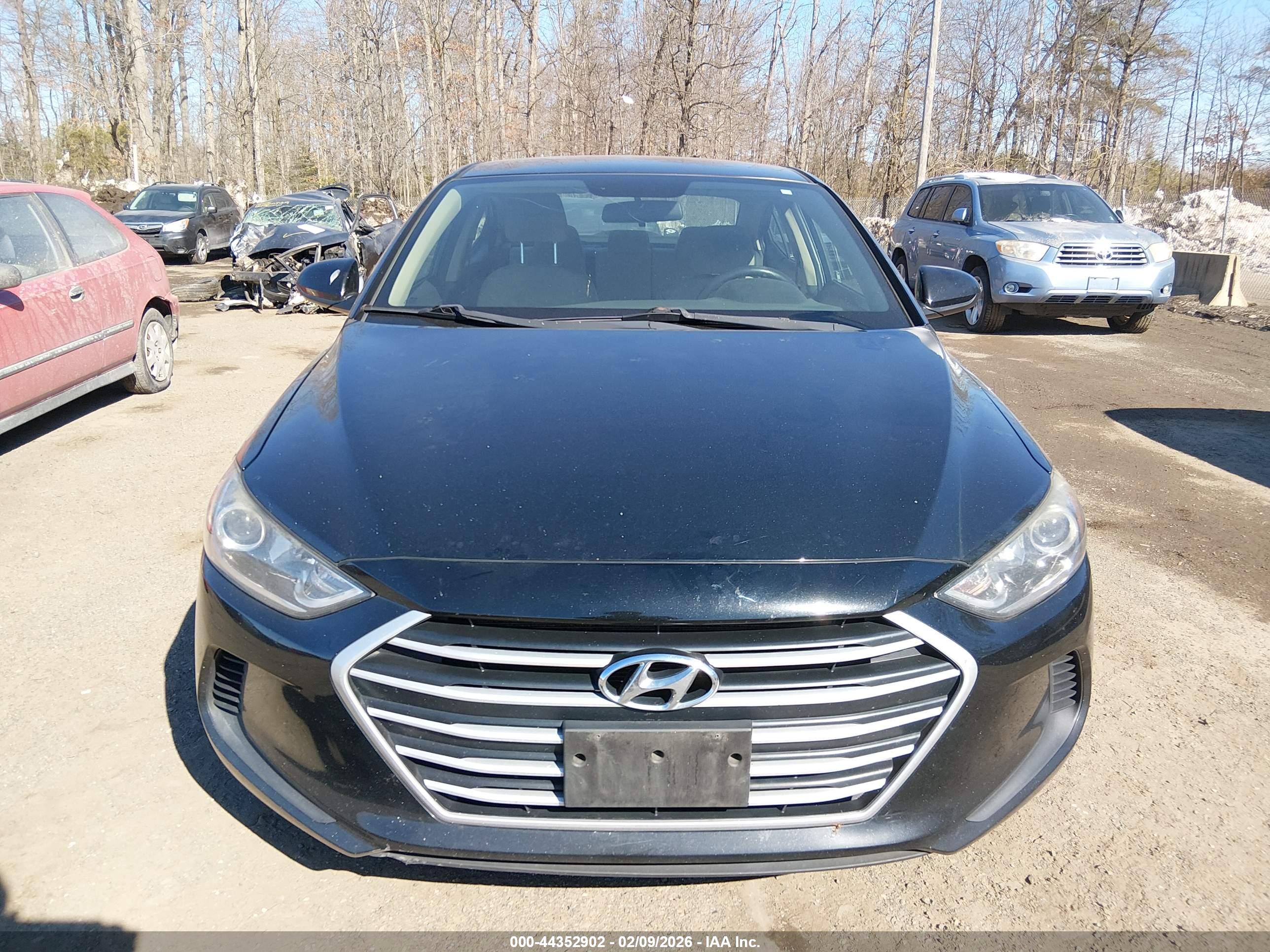 HYUNDAI ELANTRA image 6