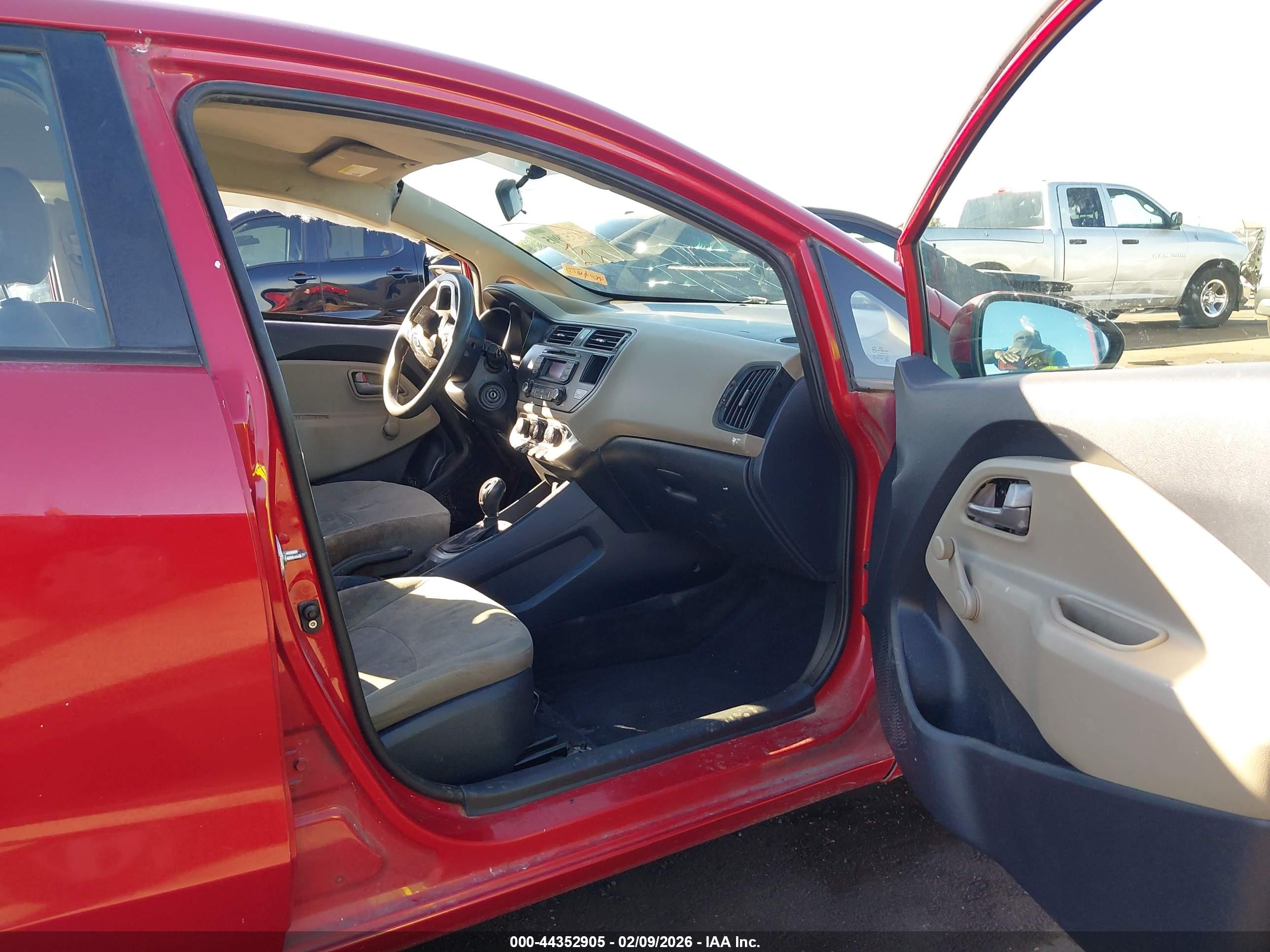 KIA RIO image 5