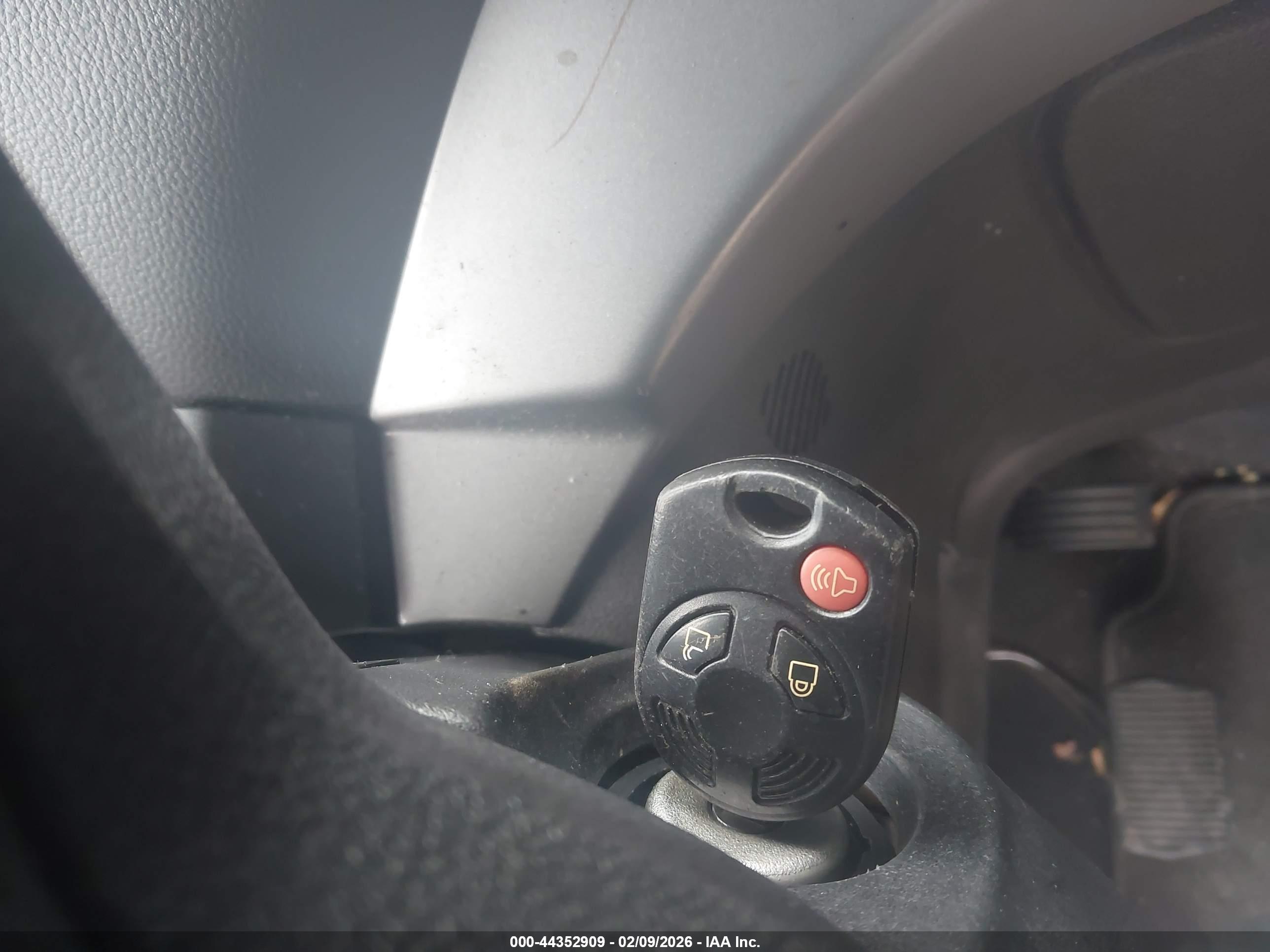 FORD ESCAPE image 11
