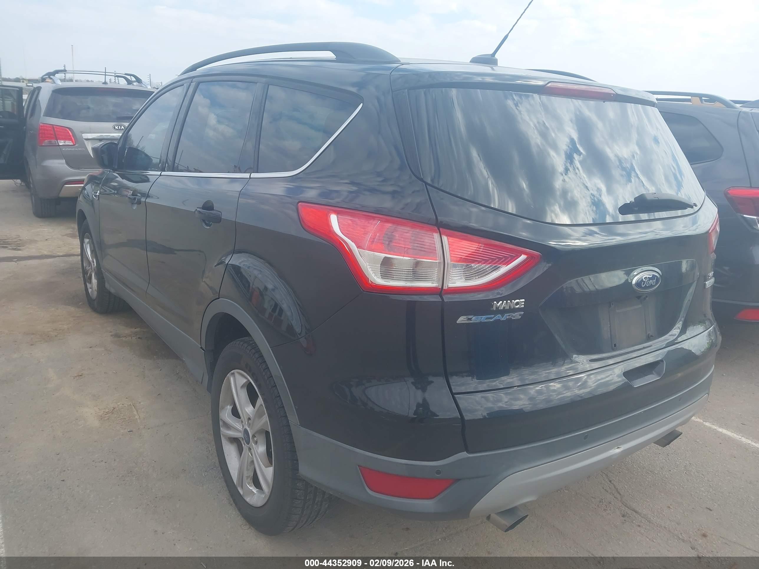 FORD ESCAPE image 3