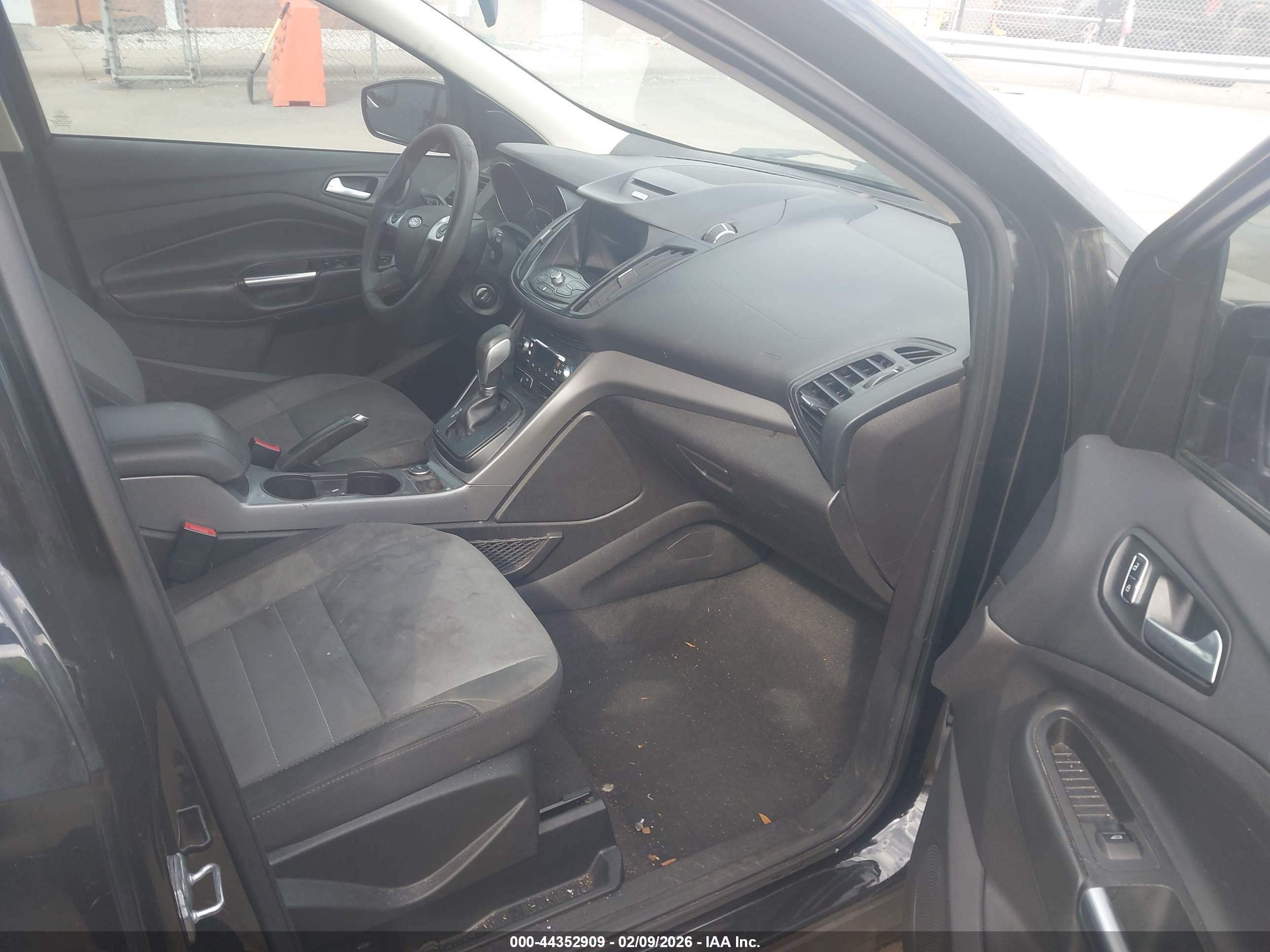 FORD ESCAPE image 5