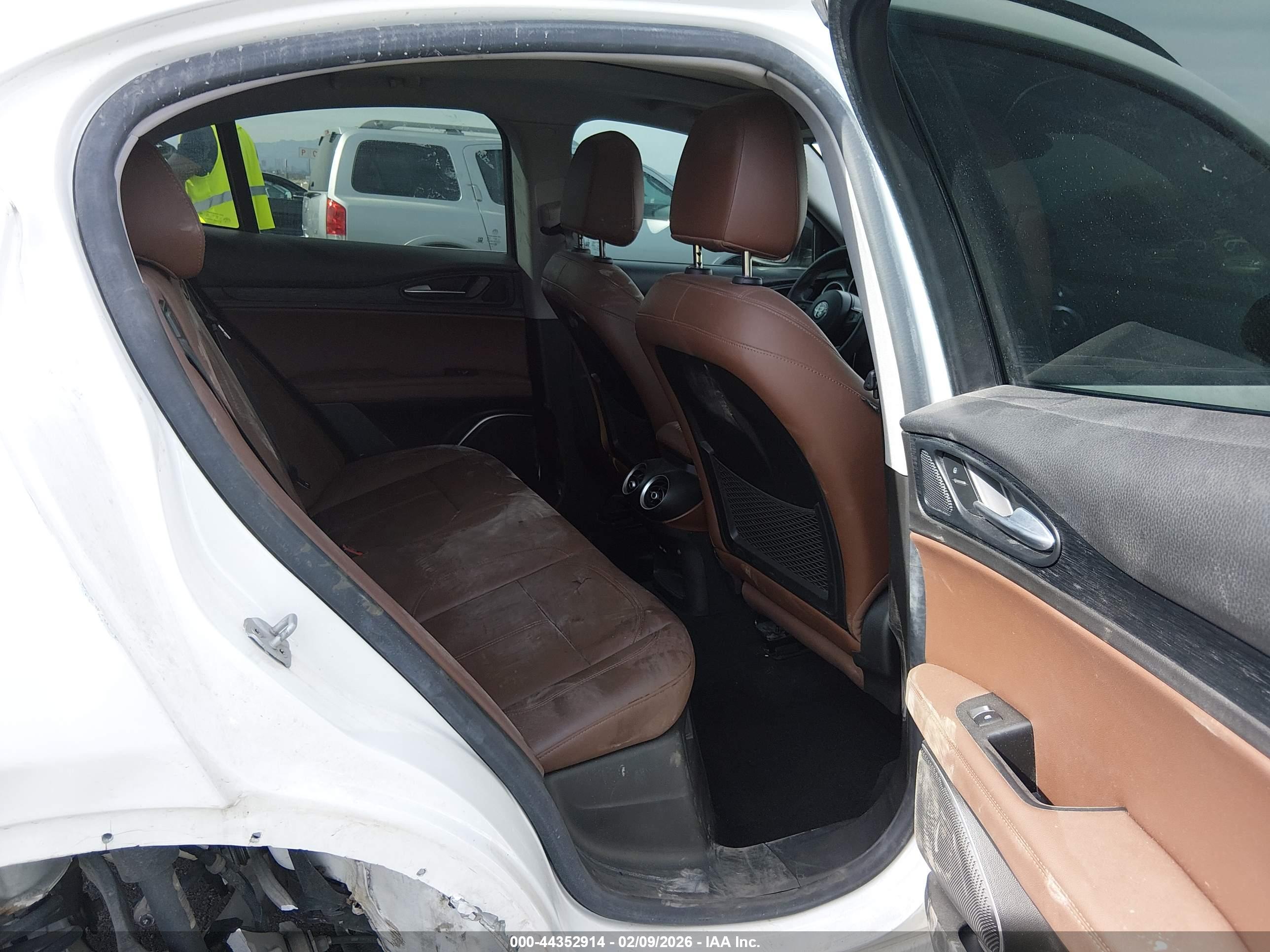 ALFA ROMEO image 8