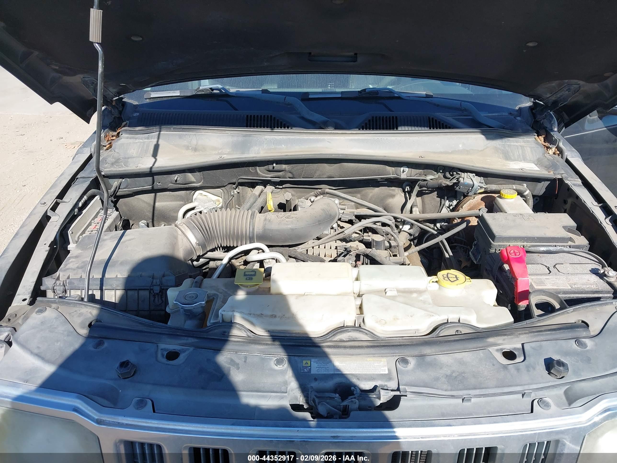 JEEP LIBERTY image 10