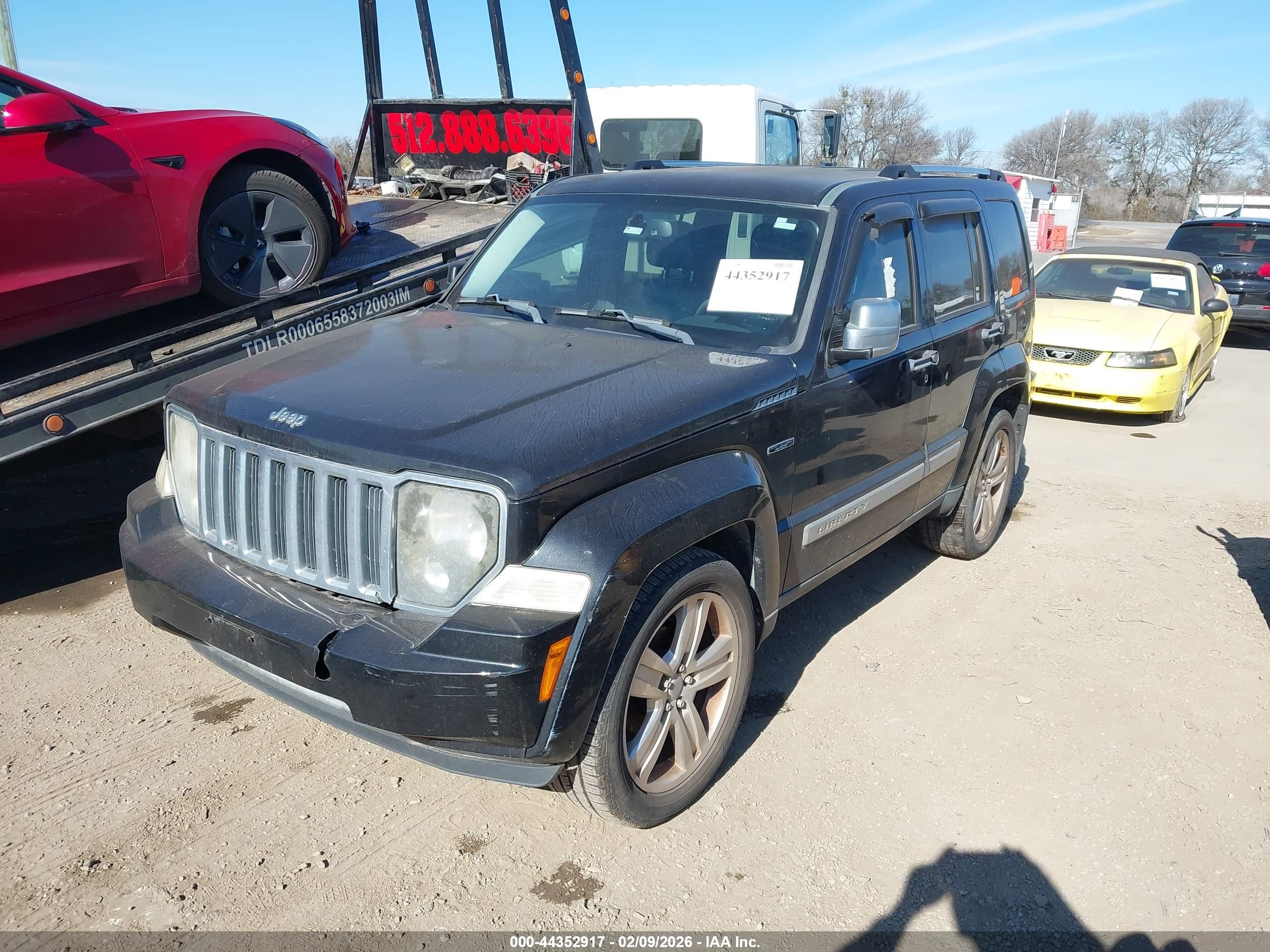 JEEP LIBERTY image 2