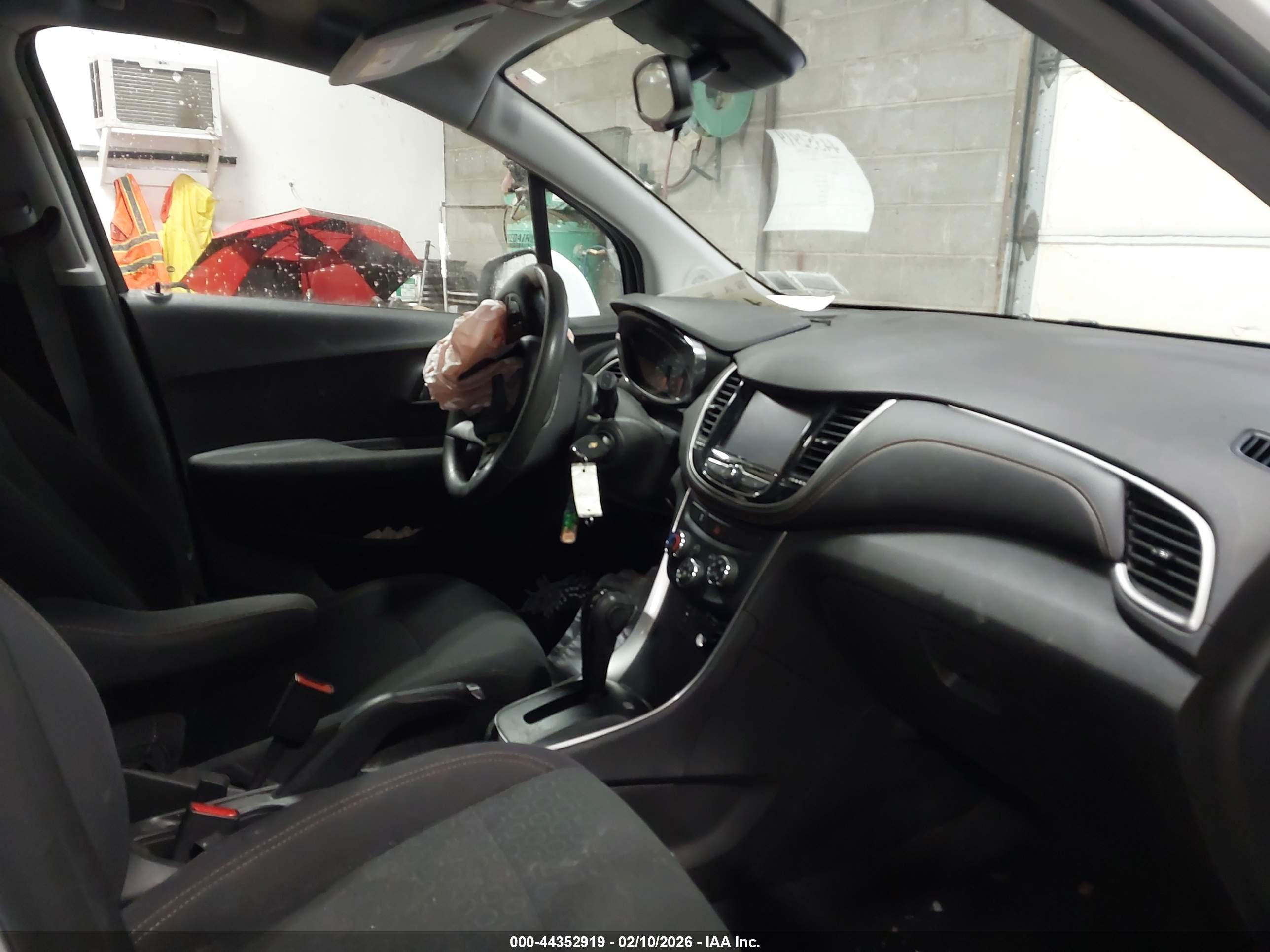 CHEVROLET TRAX image 5