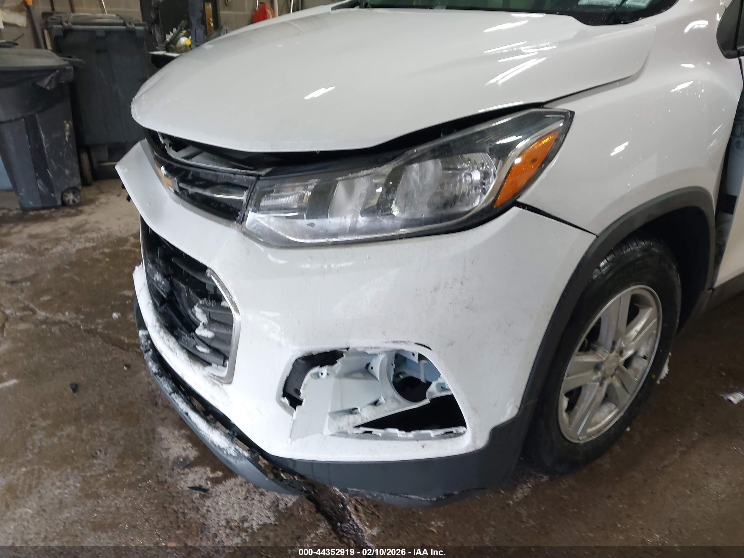 CHEVROLET TRAX image 6