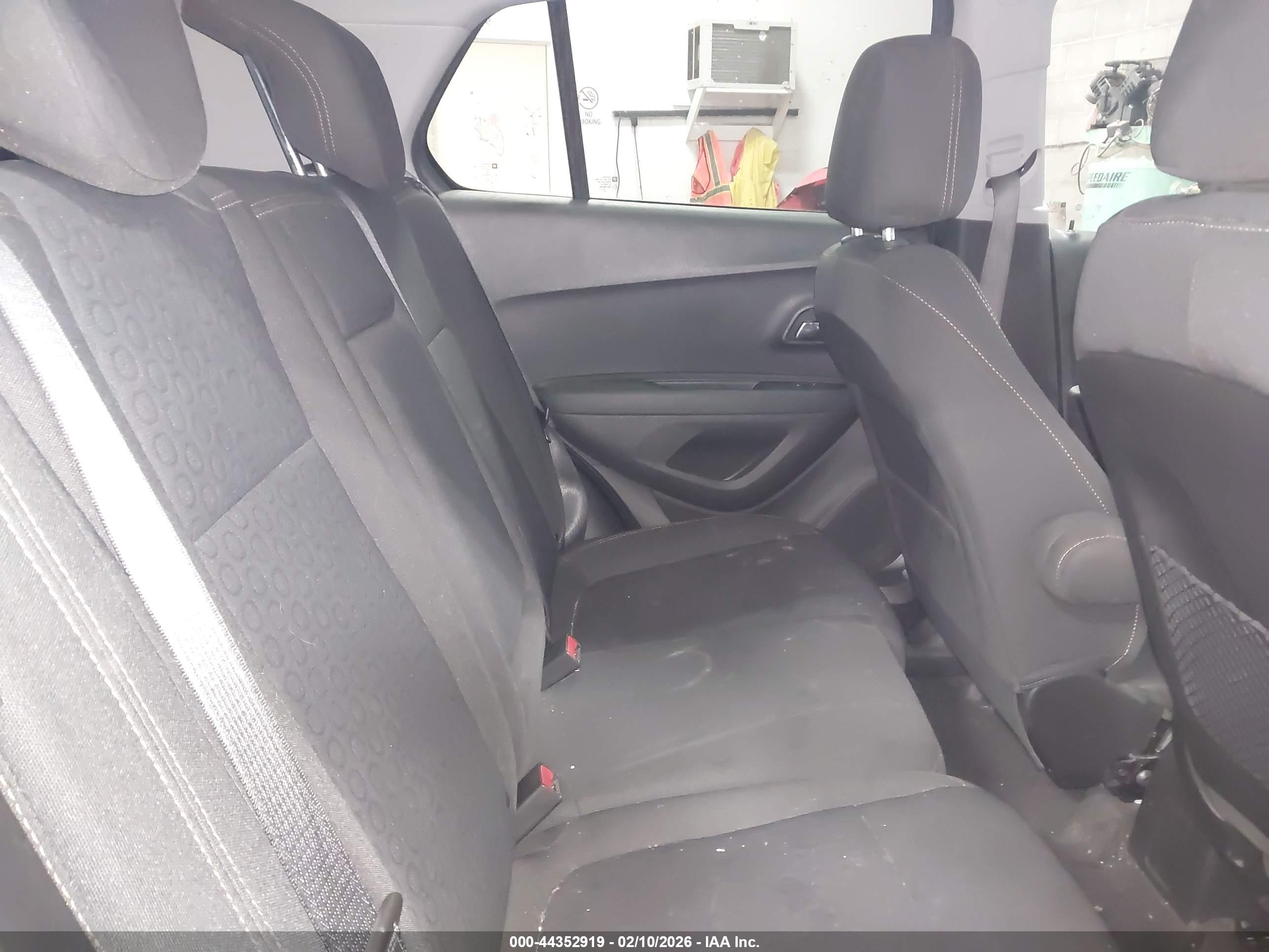 CHEVROLET TRAX image 8