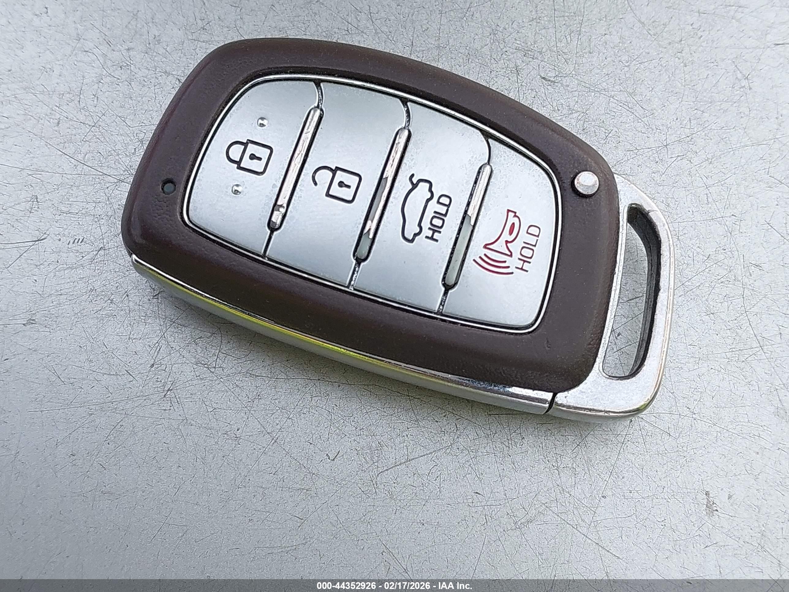 HYUNDAI ELANTRA image 11