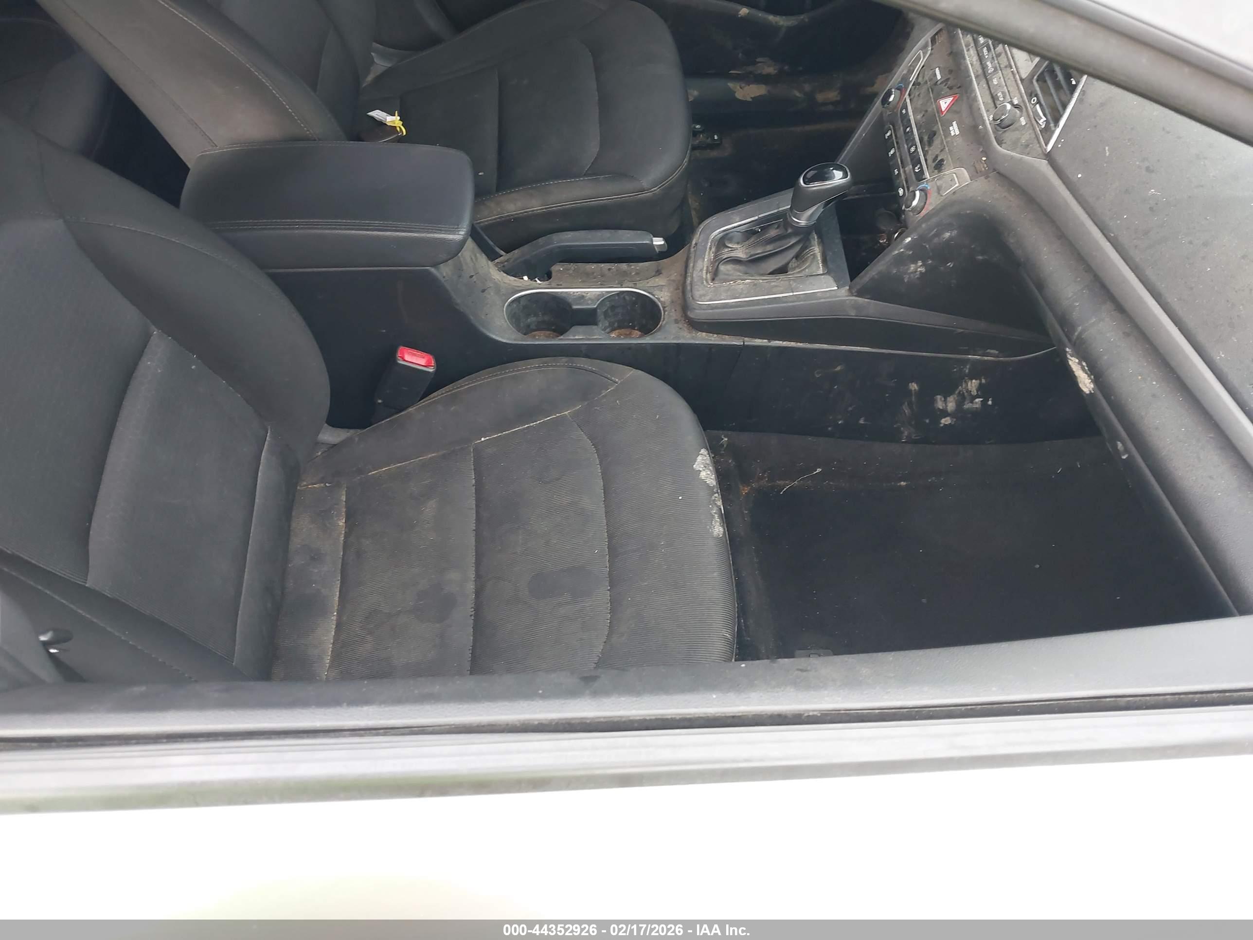 HYUNDAI ELANTRA image 5