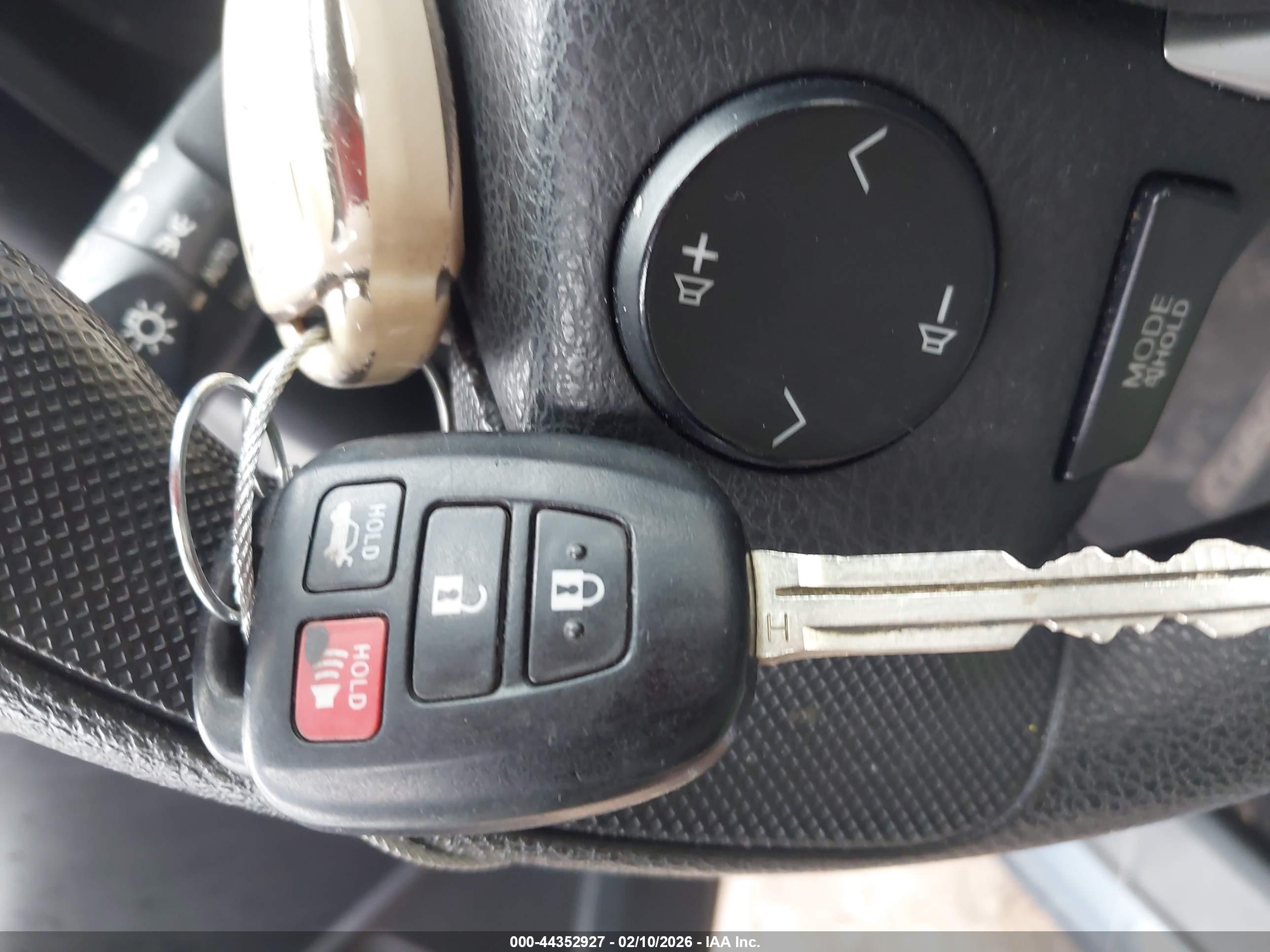 TOYOTA COROLLA image 11