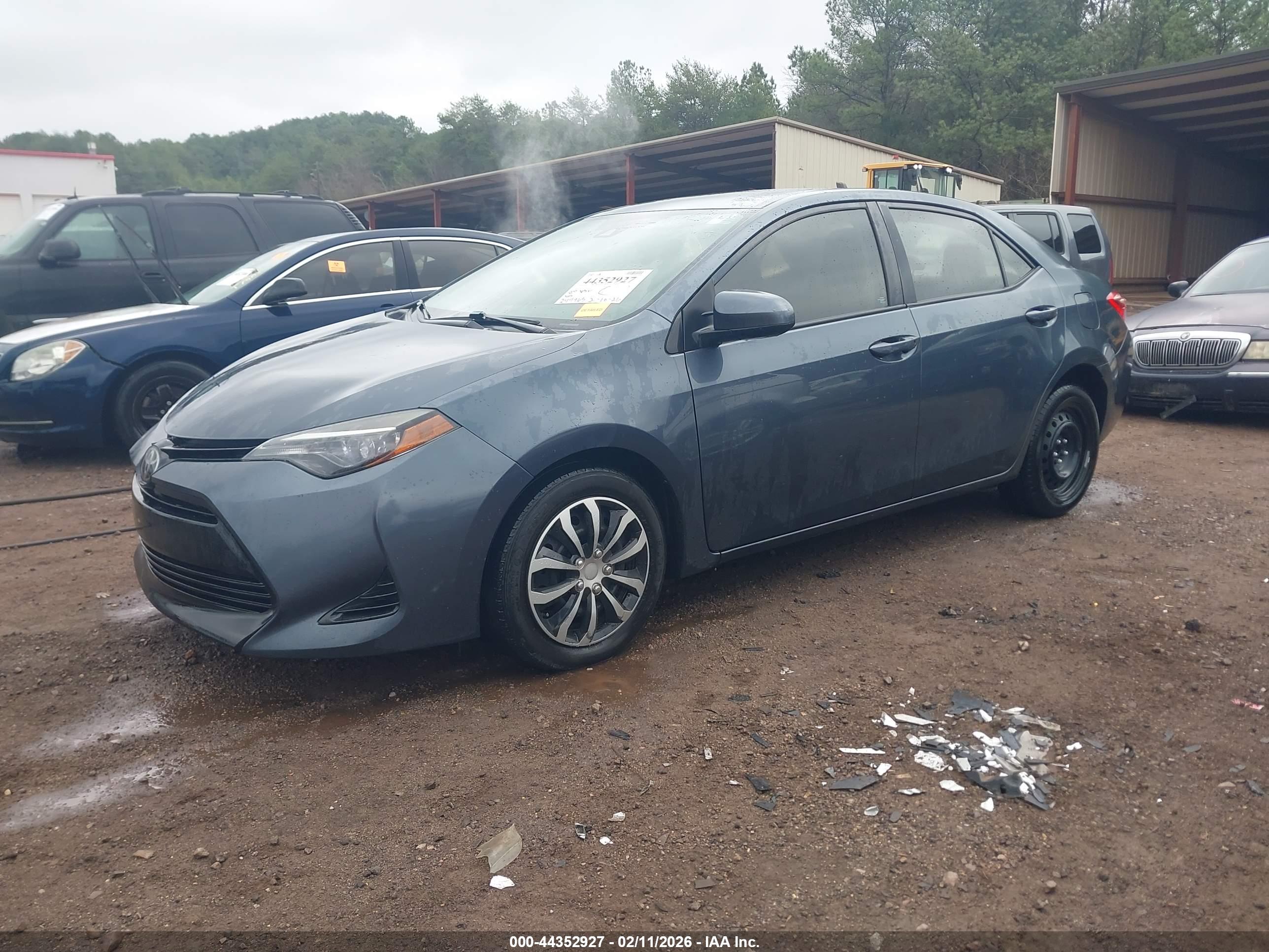 TOYOTA COROLLA image 2