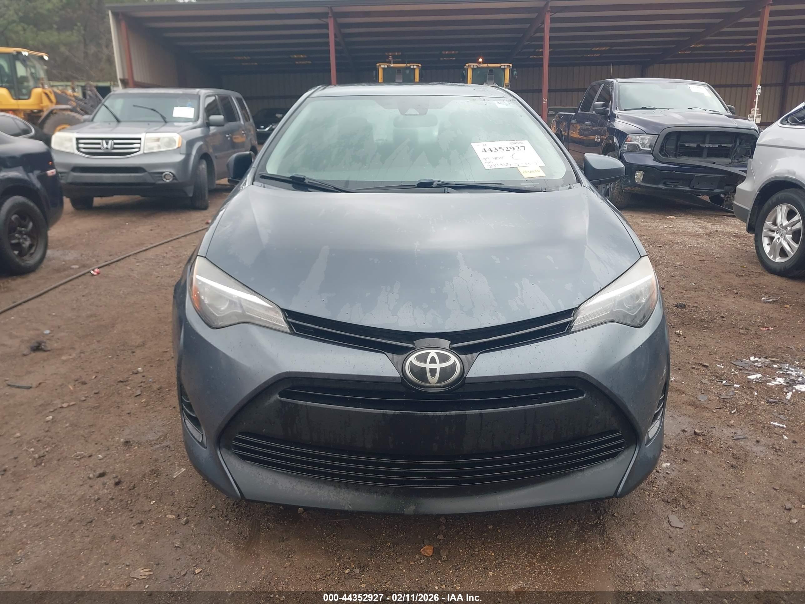 TOYOTA COROLLA image 6