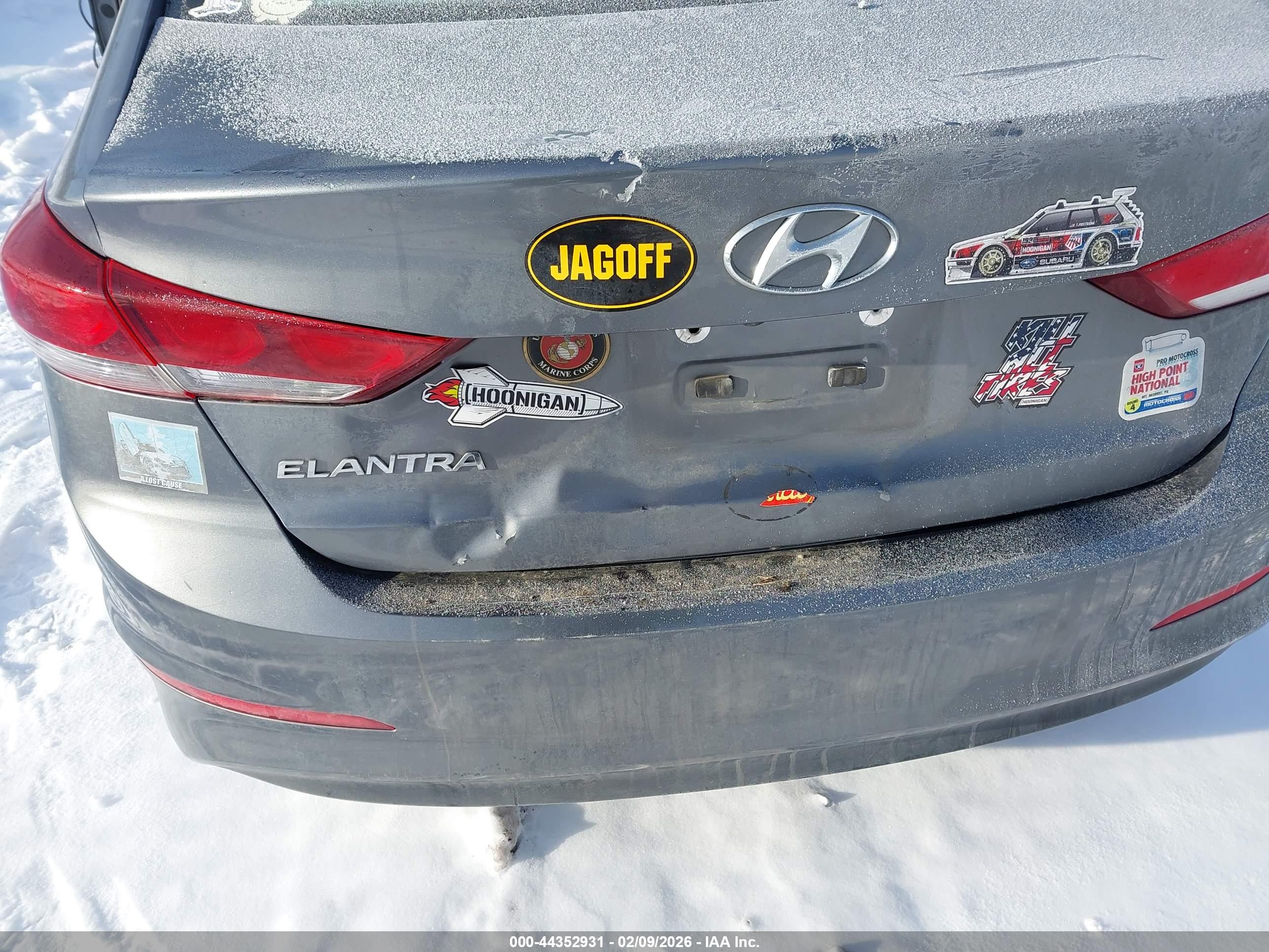 HYUNDAI ELANTRA image 6