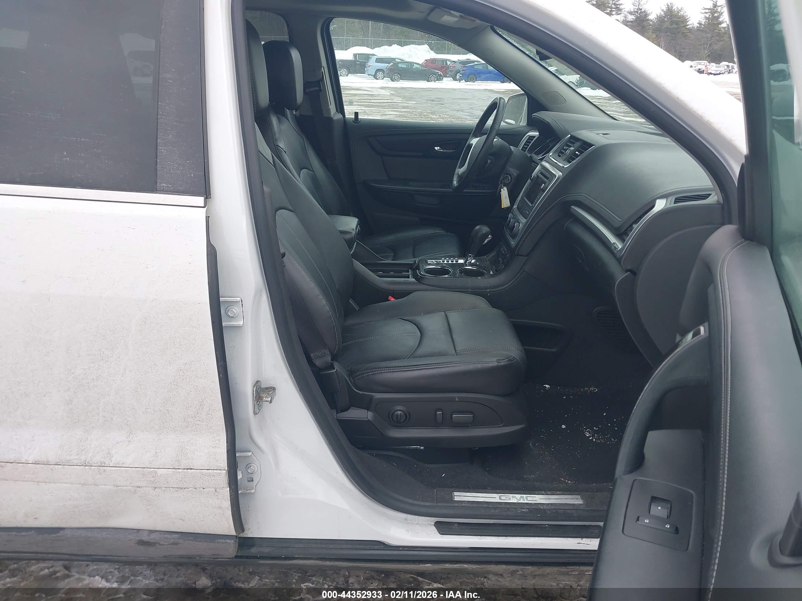 GMC ACADIA image 5