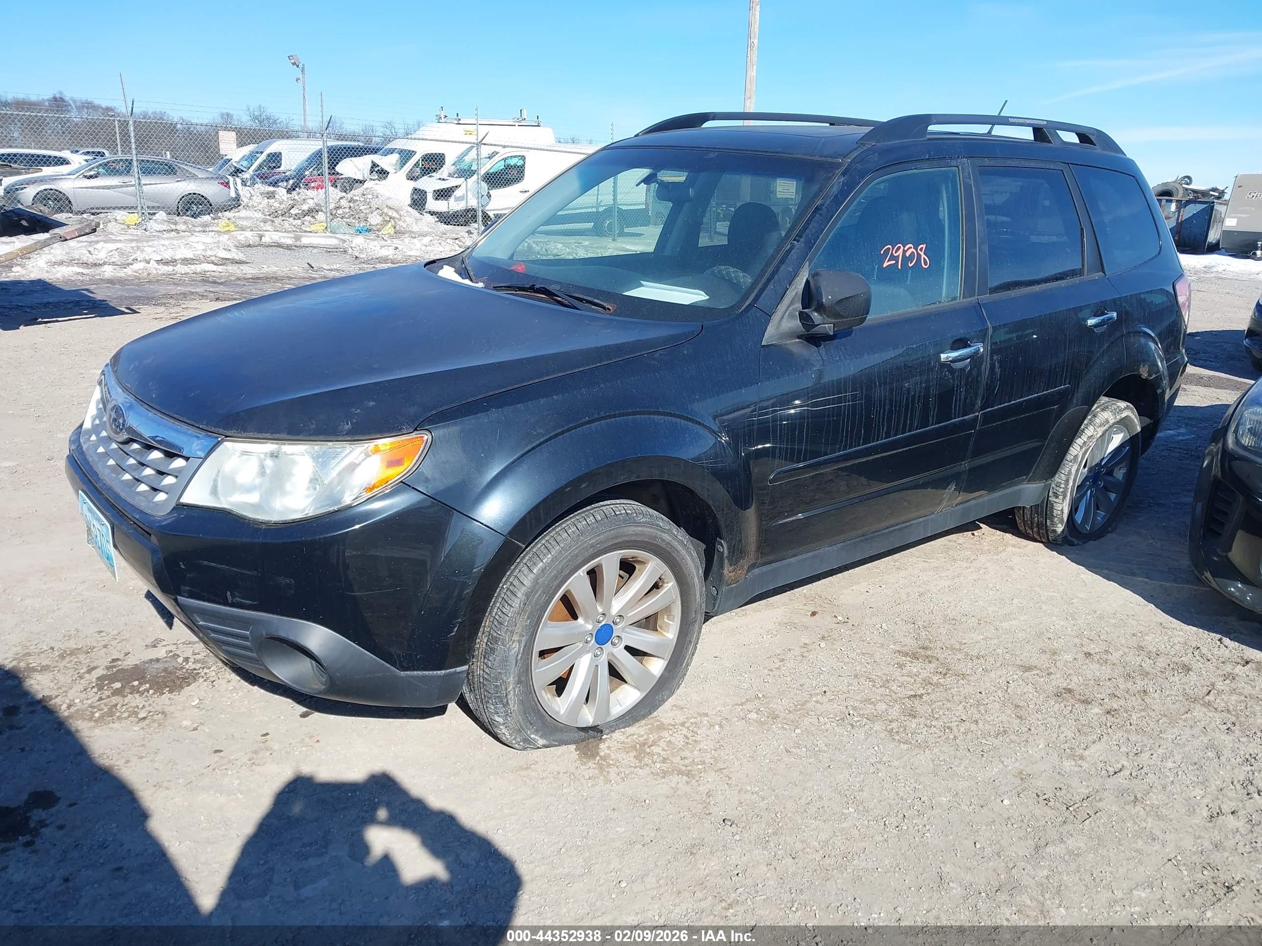 SUBARU FORESTER image 2