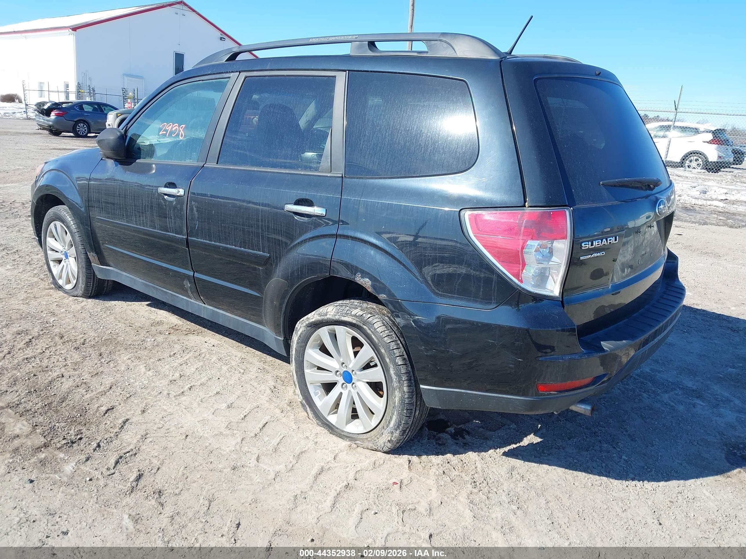 SUBARU FORESTER image 3