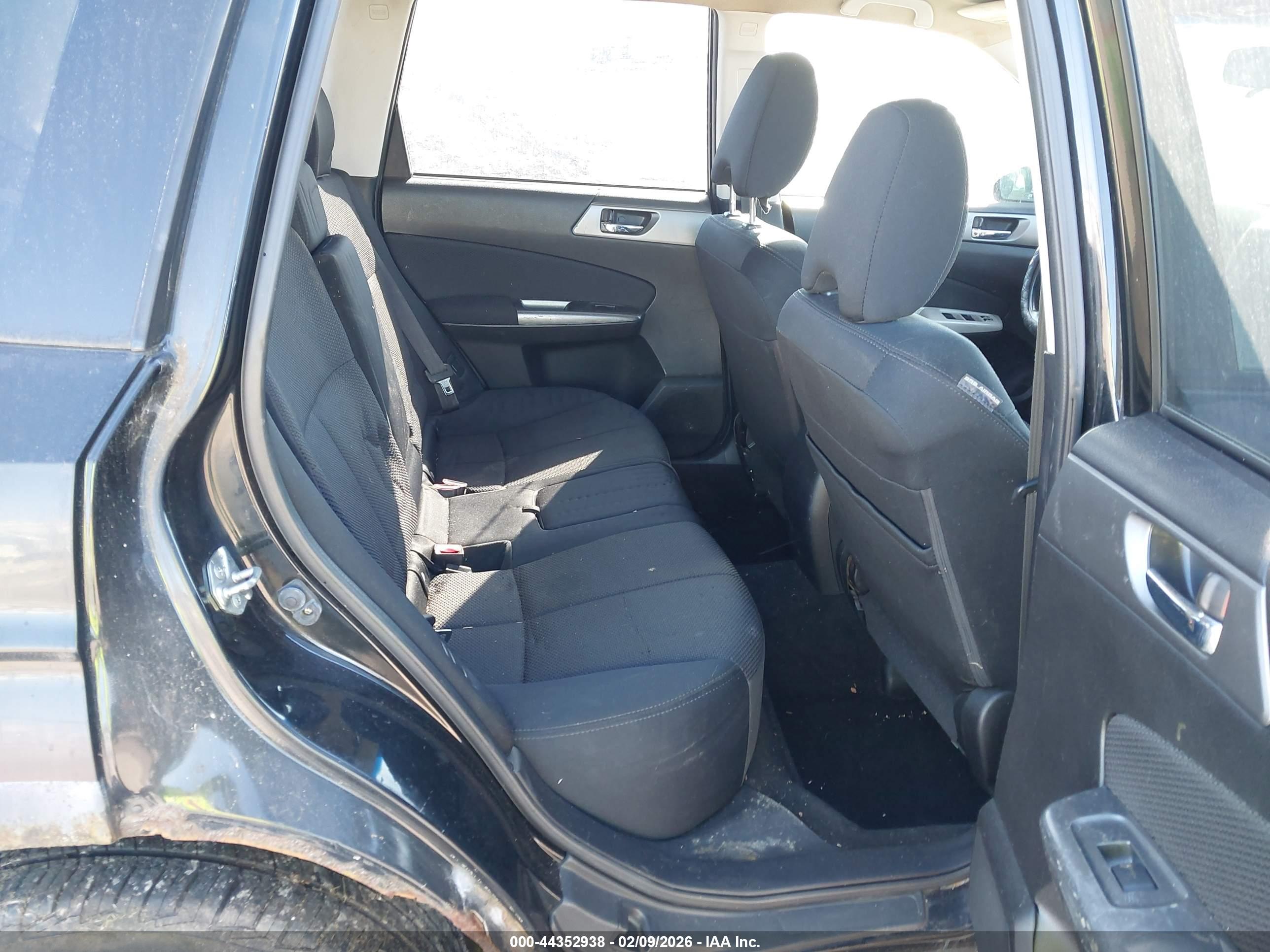 SUBARU FORESTER image 8