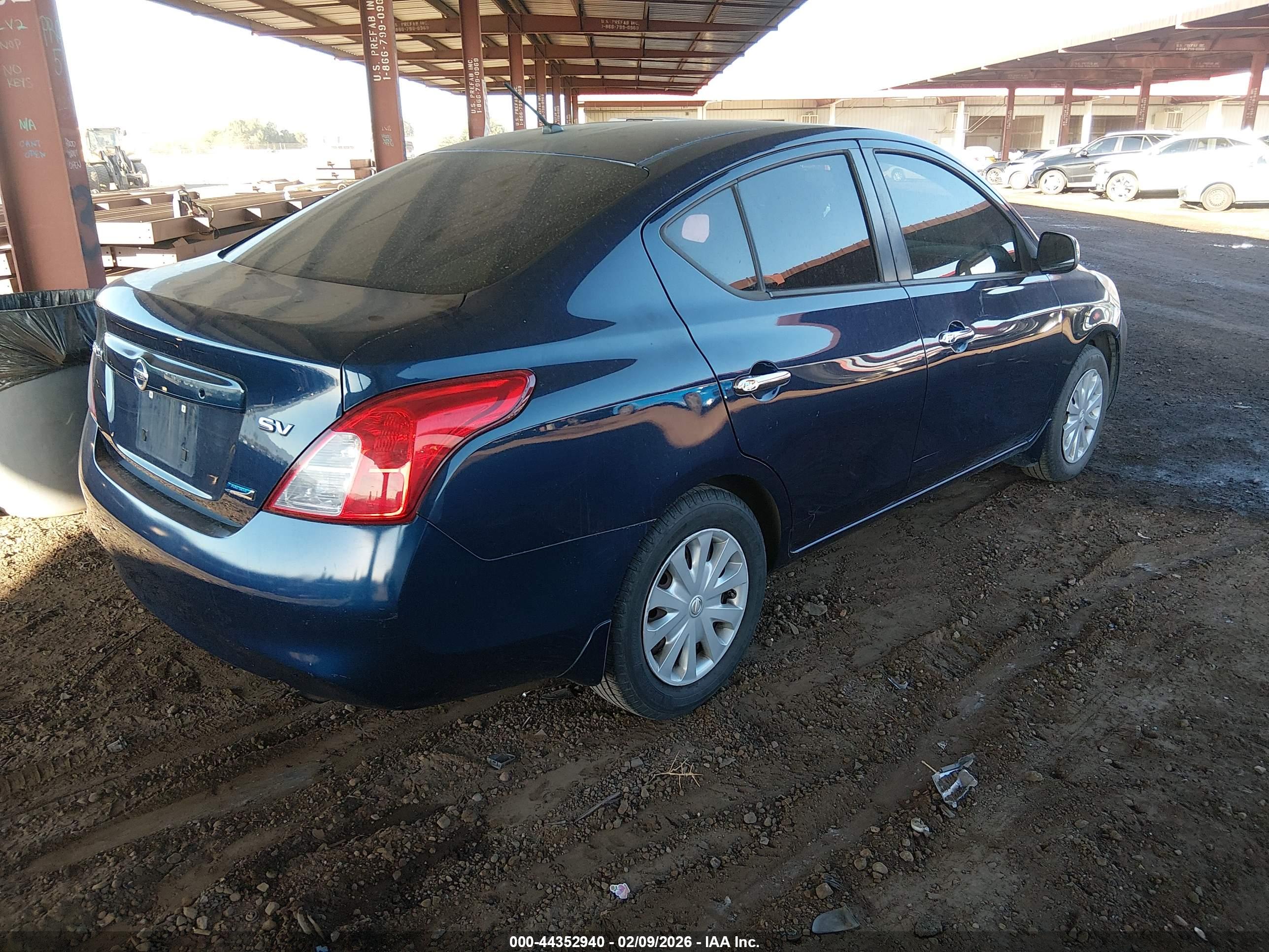 NISSAN VERSA image 4