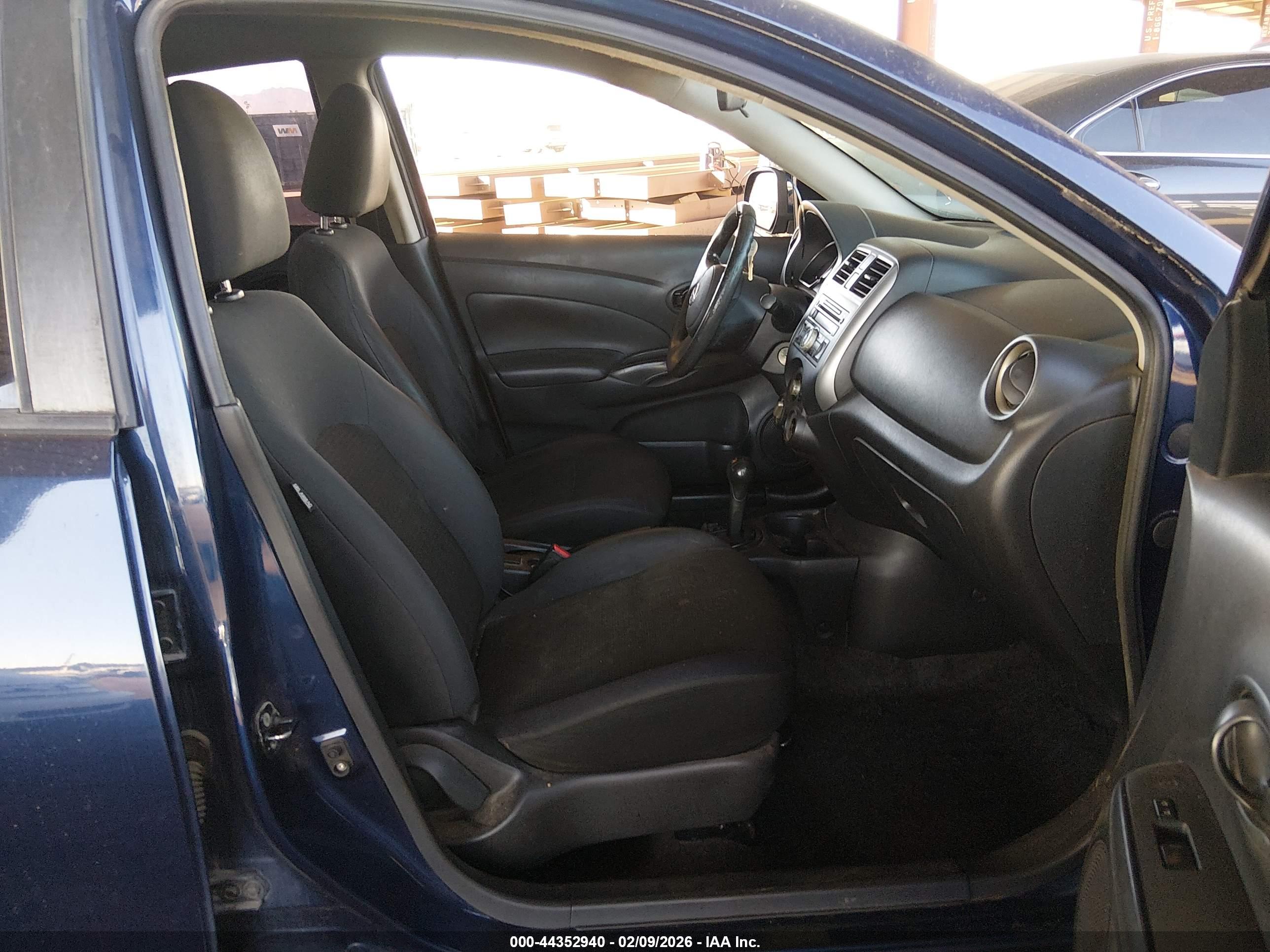 NISSAN VERSA image 5
