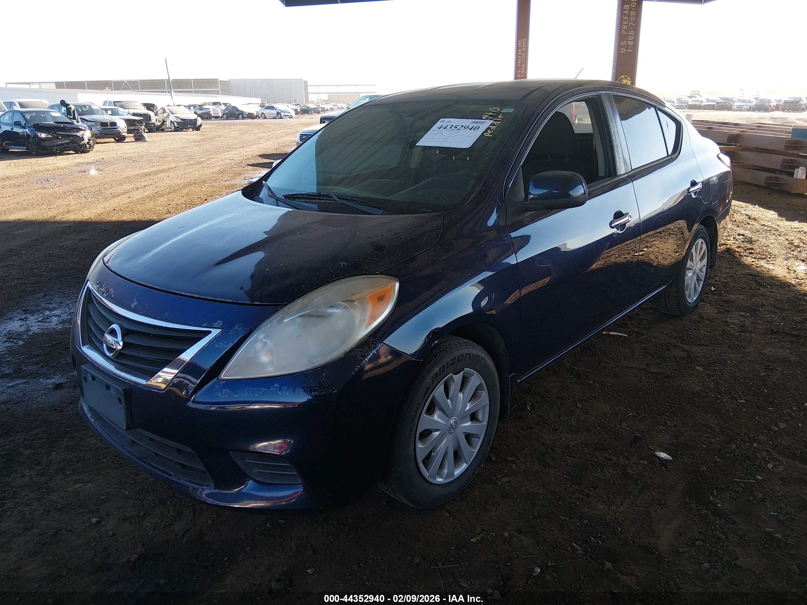 NISSAN VERSA image 6