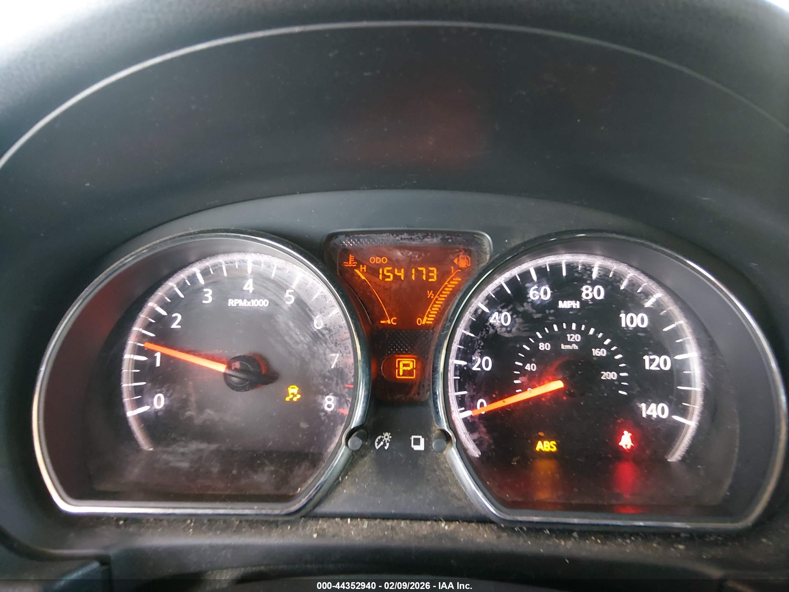 NISSAN VERSA image 7