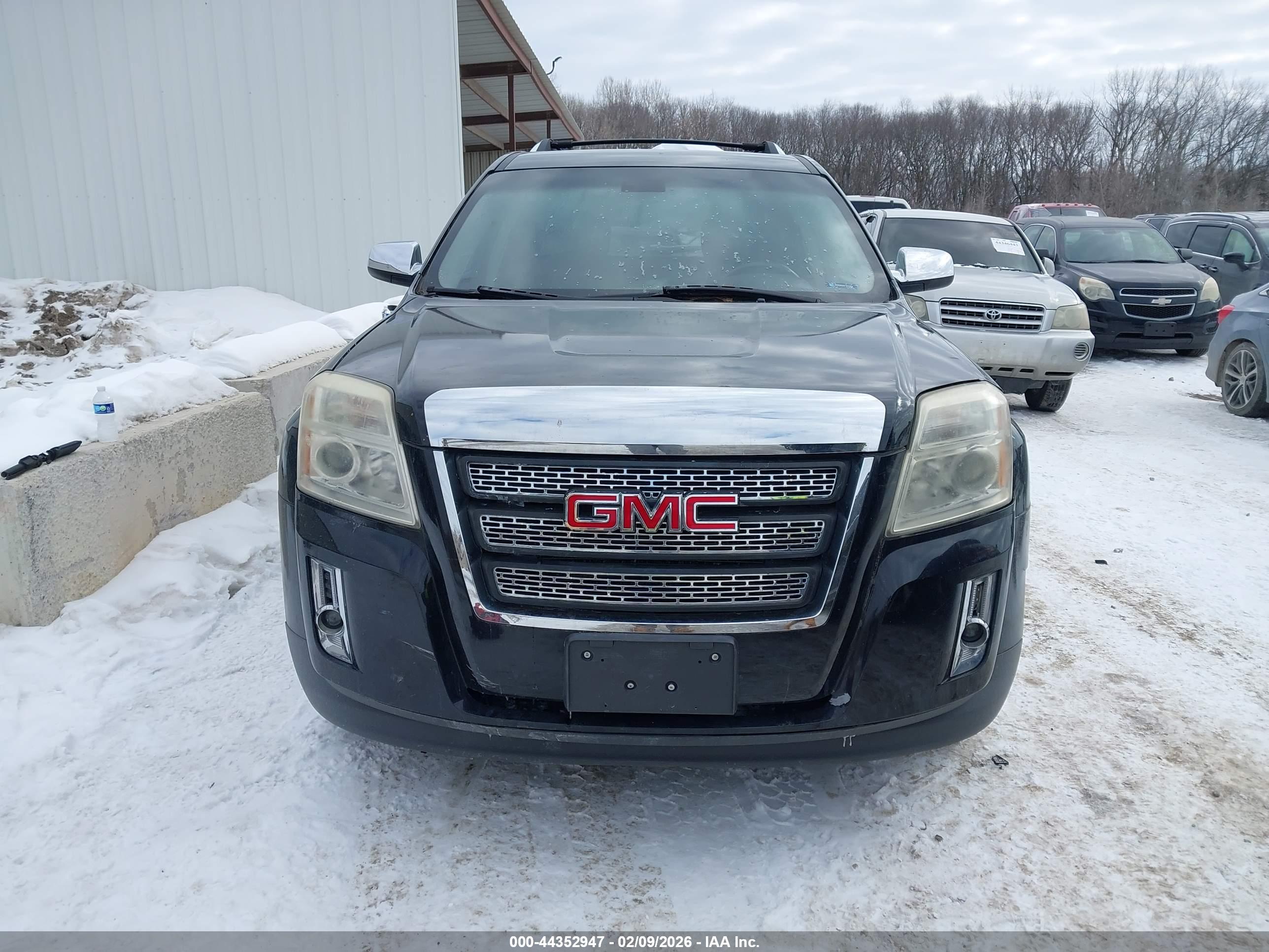 GMC TERRAIN image 6