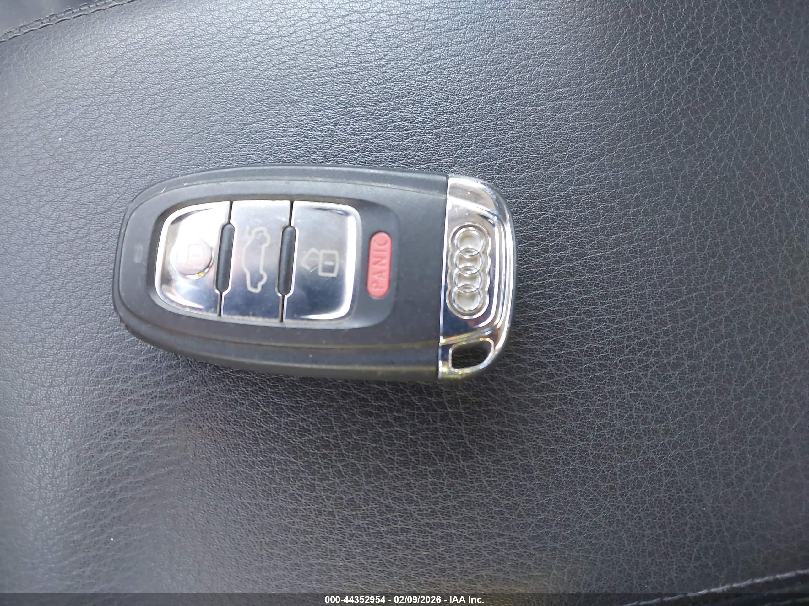 AUDI A4 image 11