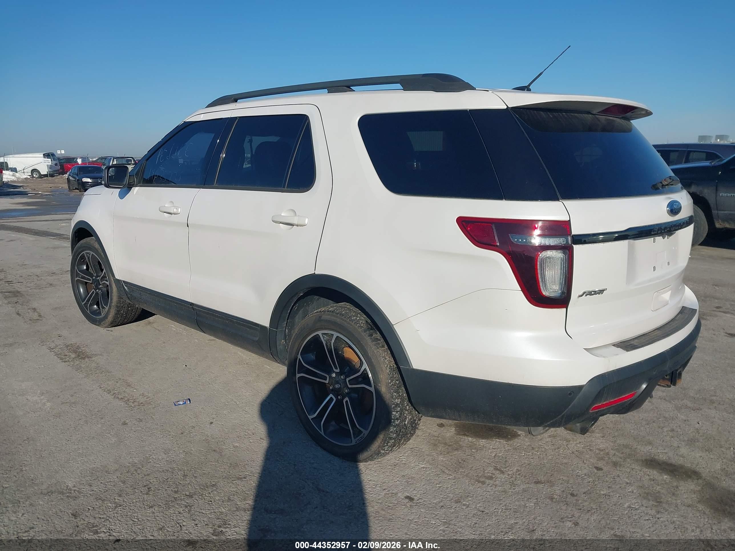 FORD EXPLORER image 3
