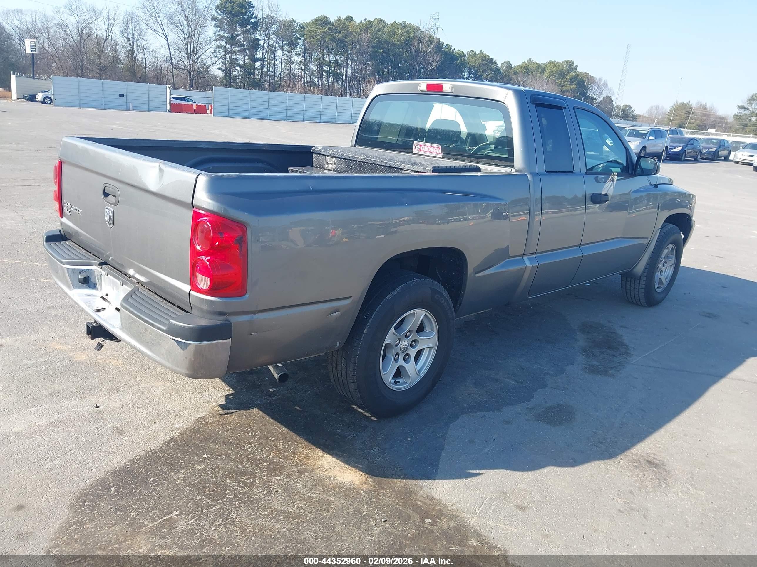 DODGE DAKOTA image 4