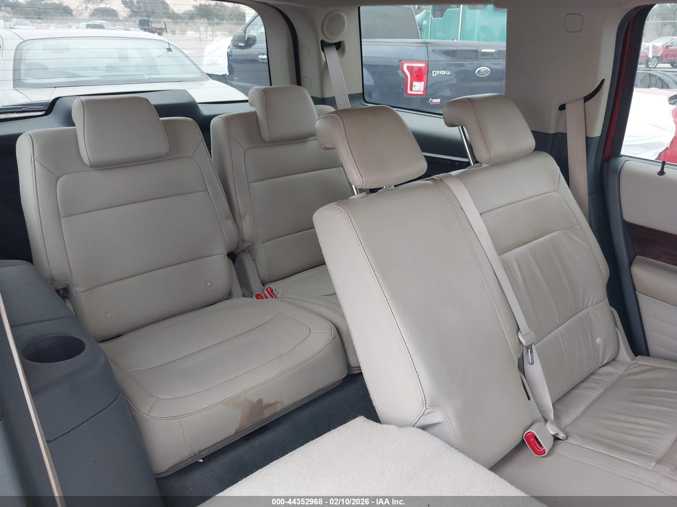 FORD FLEX image 8
