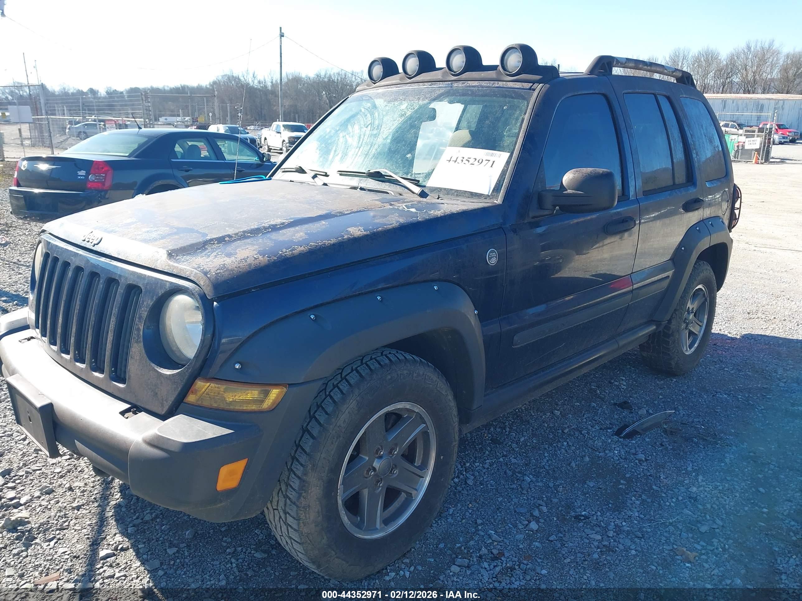 JEEP LIBERTY image 2