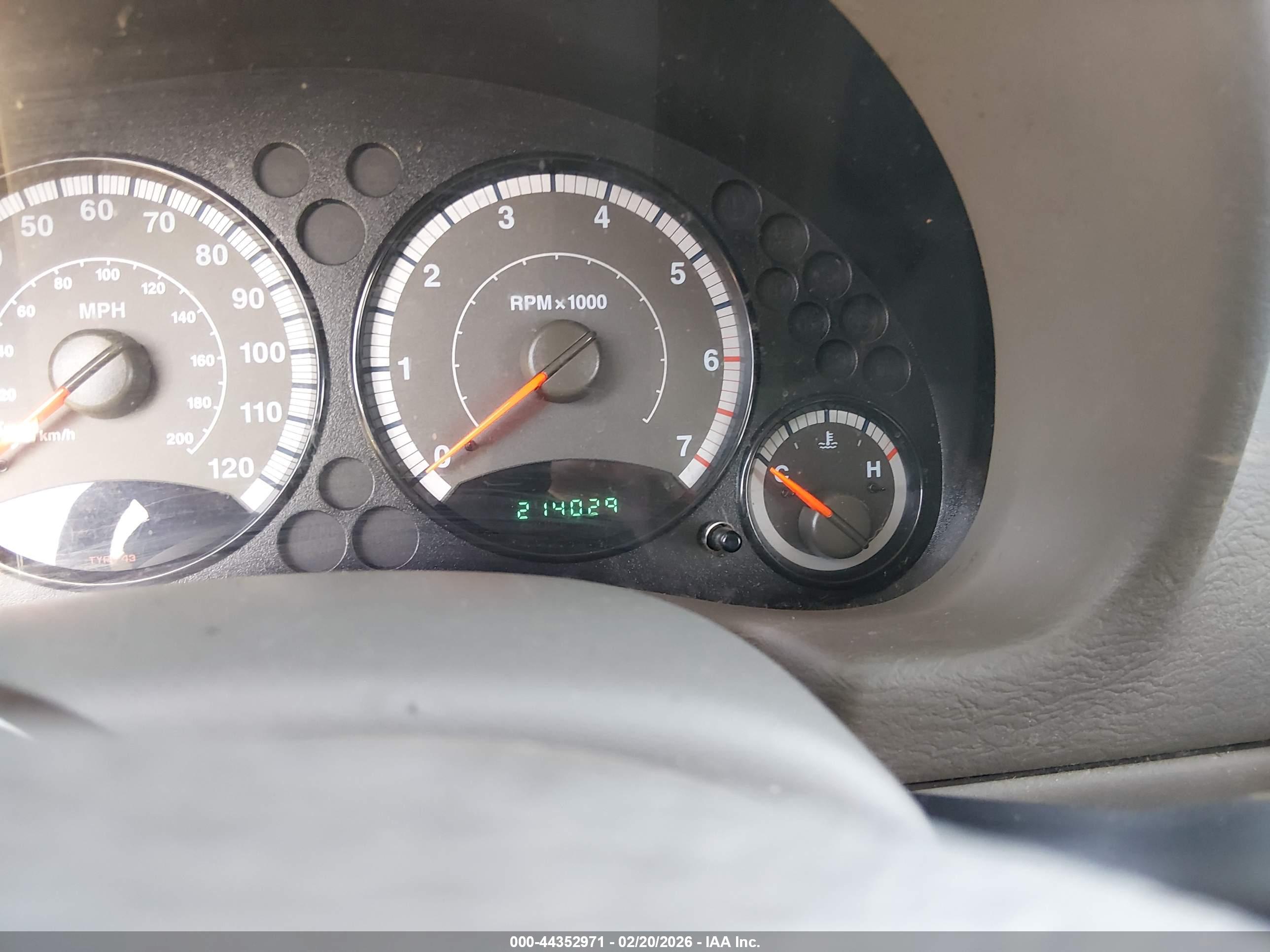 JEEP LIBERTY image 7