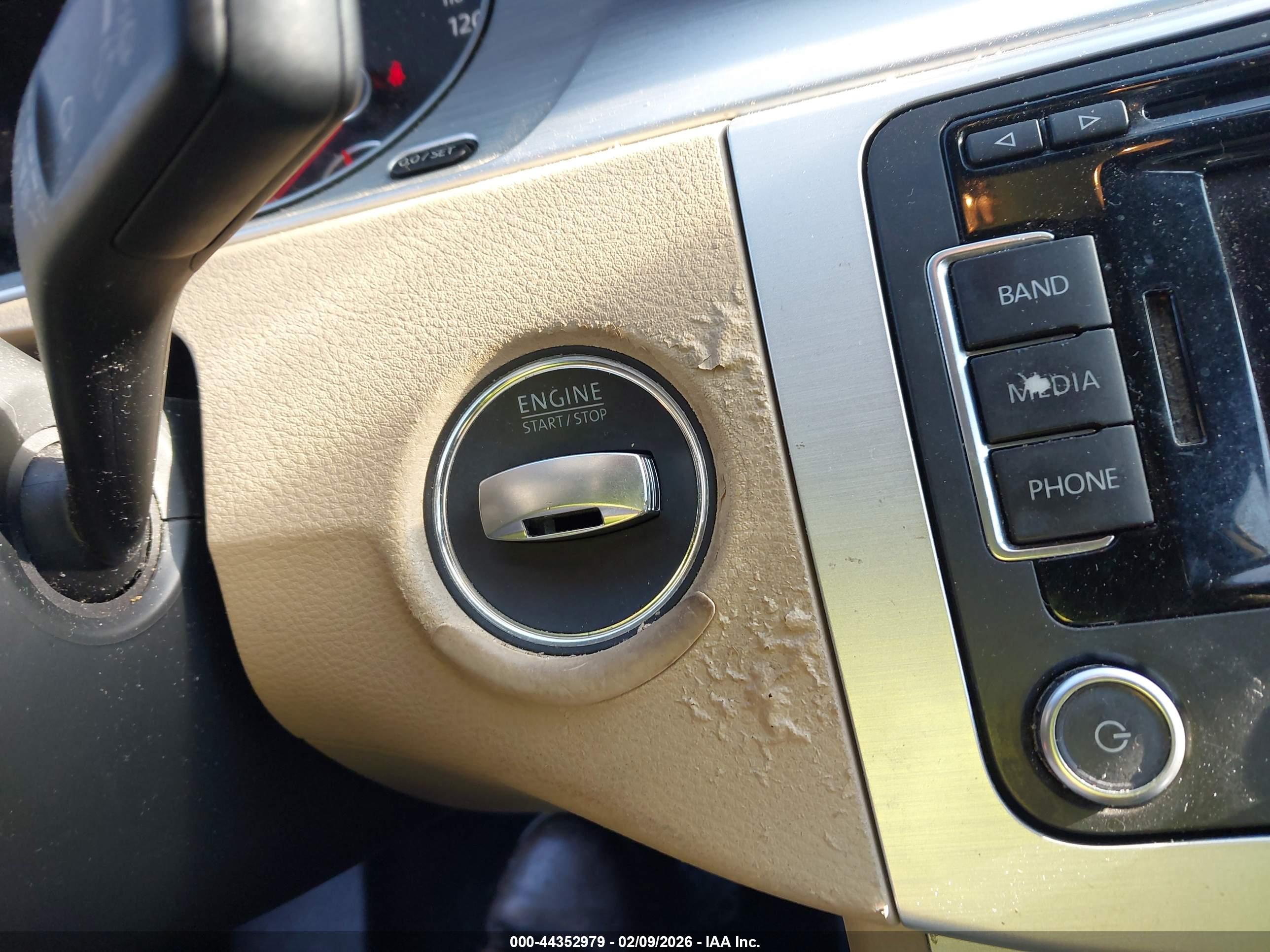 VOLKSWAGEN CC image 11
