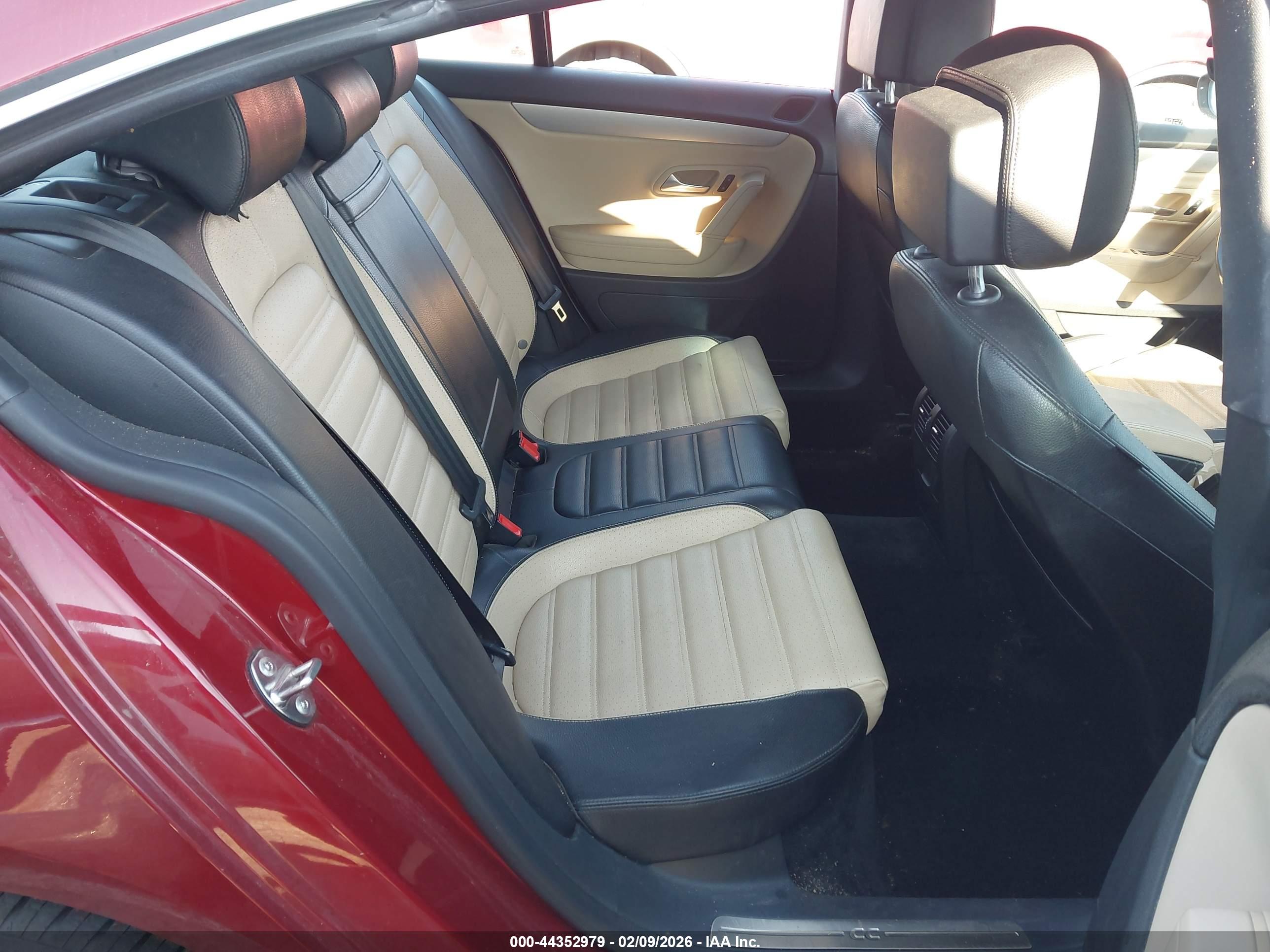 VOLKSWAGEN CC image 8