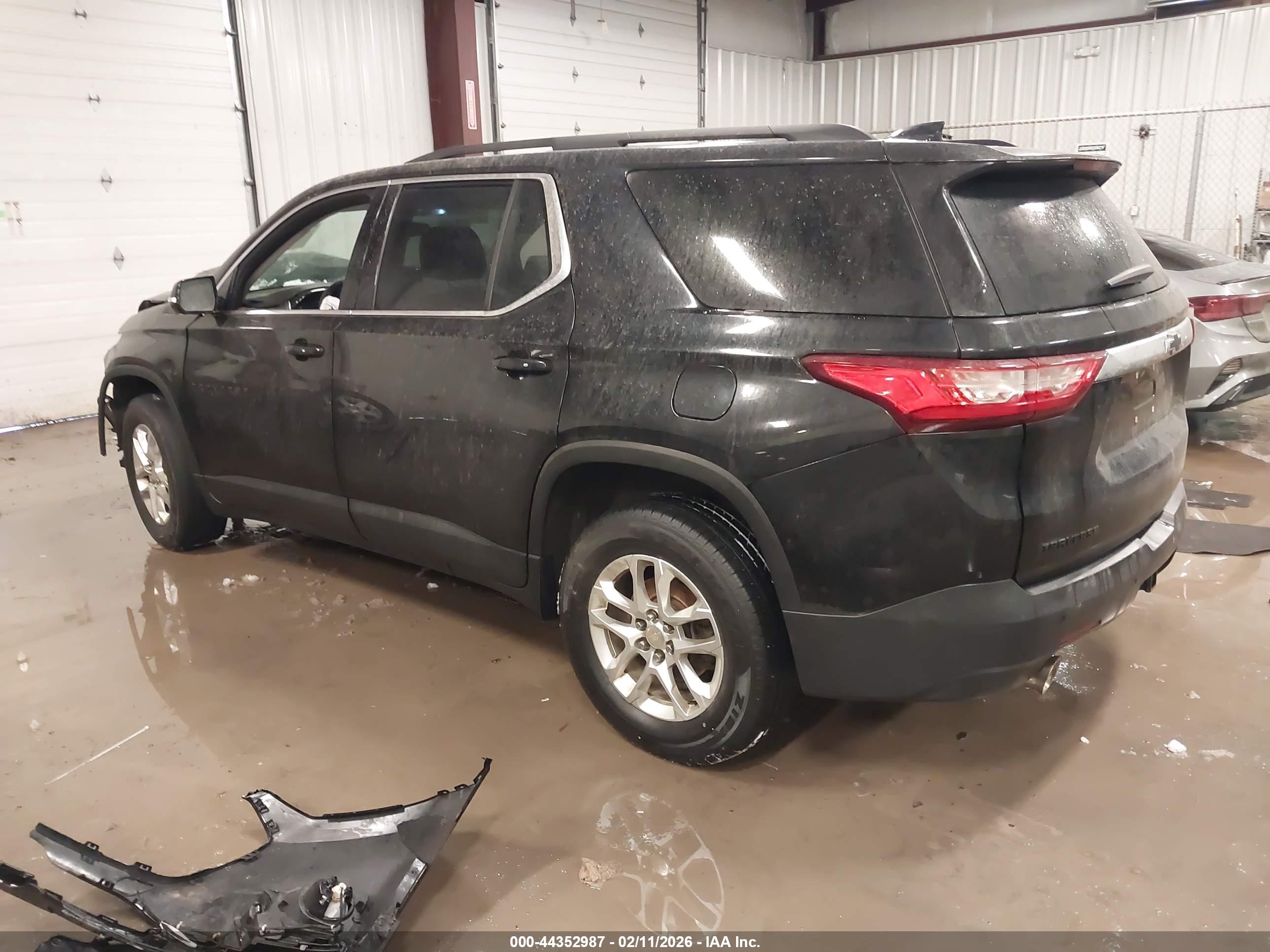 CHEVROLET TRAVERSE image 3