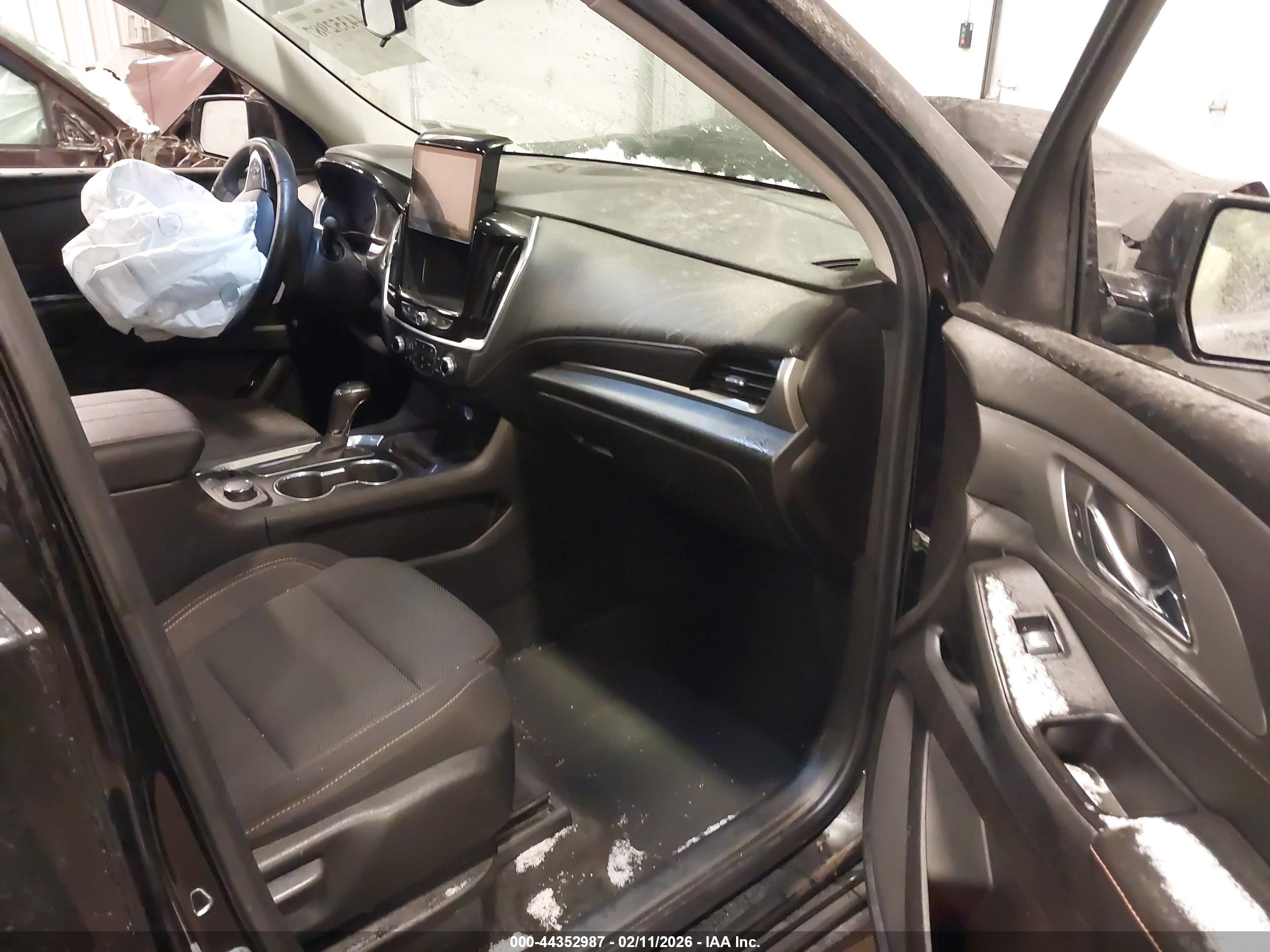 CHEVROLET TRAVERSE image 5