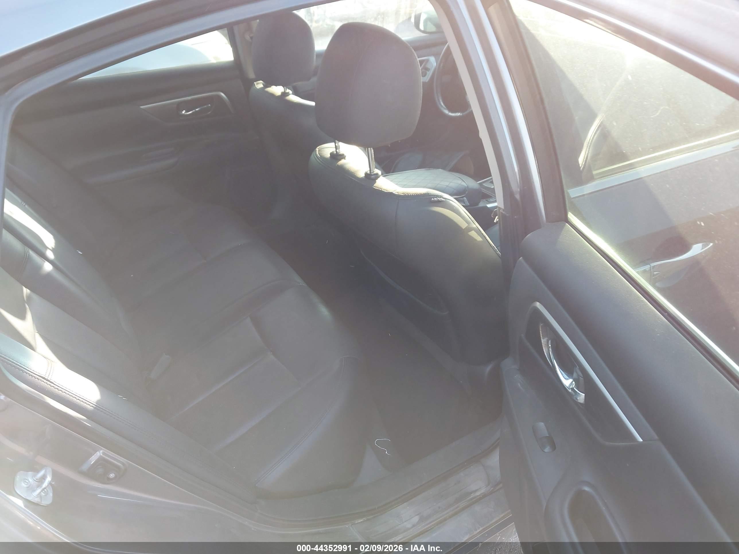 NISSAN ALTIMA image 8