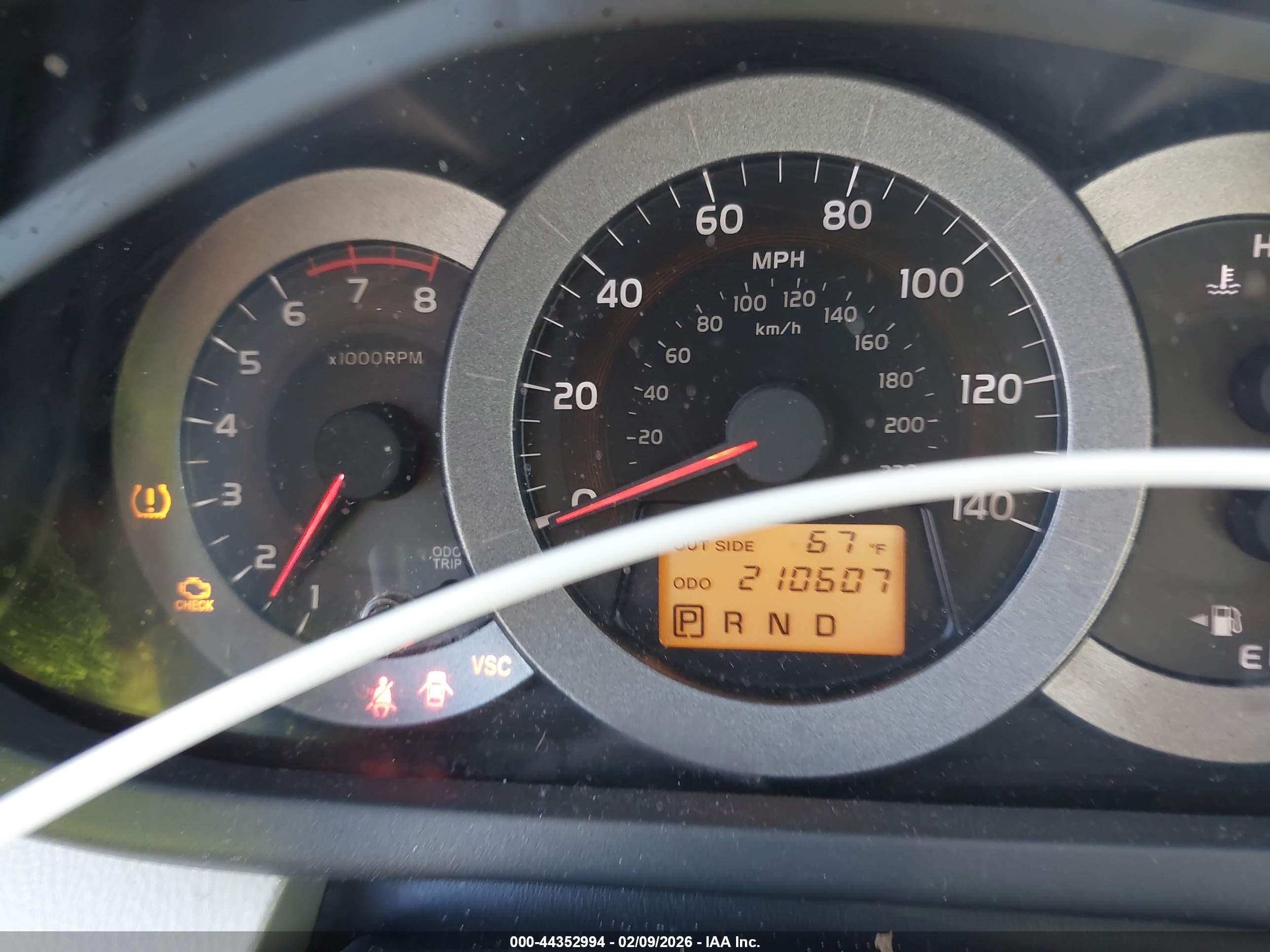 TOYOTA RAV4 image 7