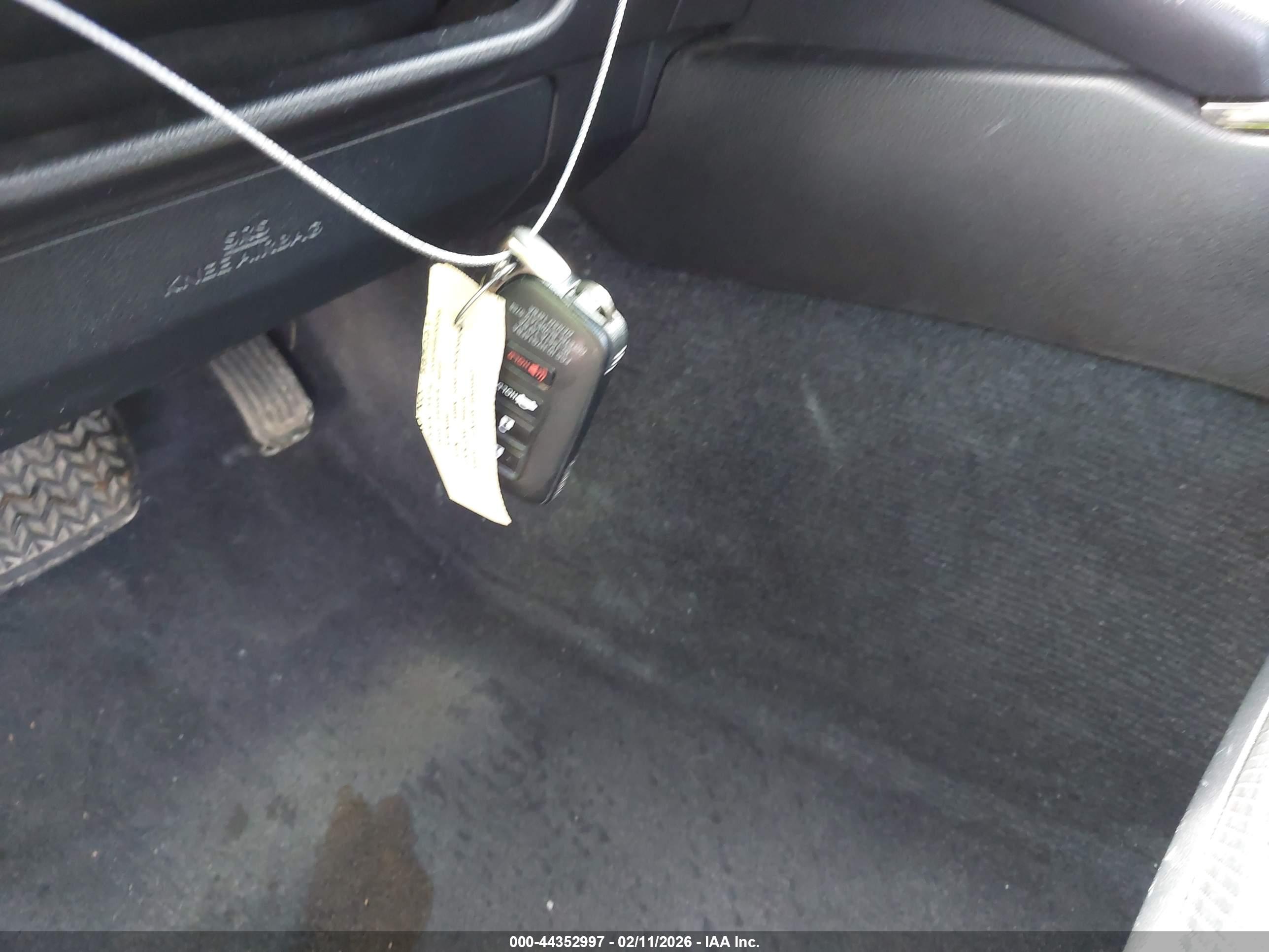 LEXUS ES image 11