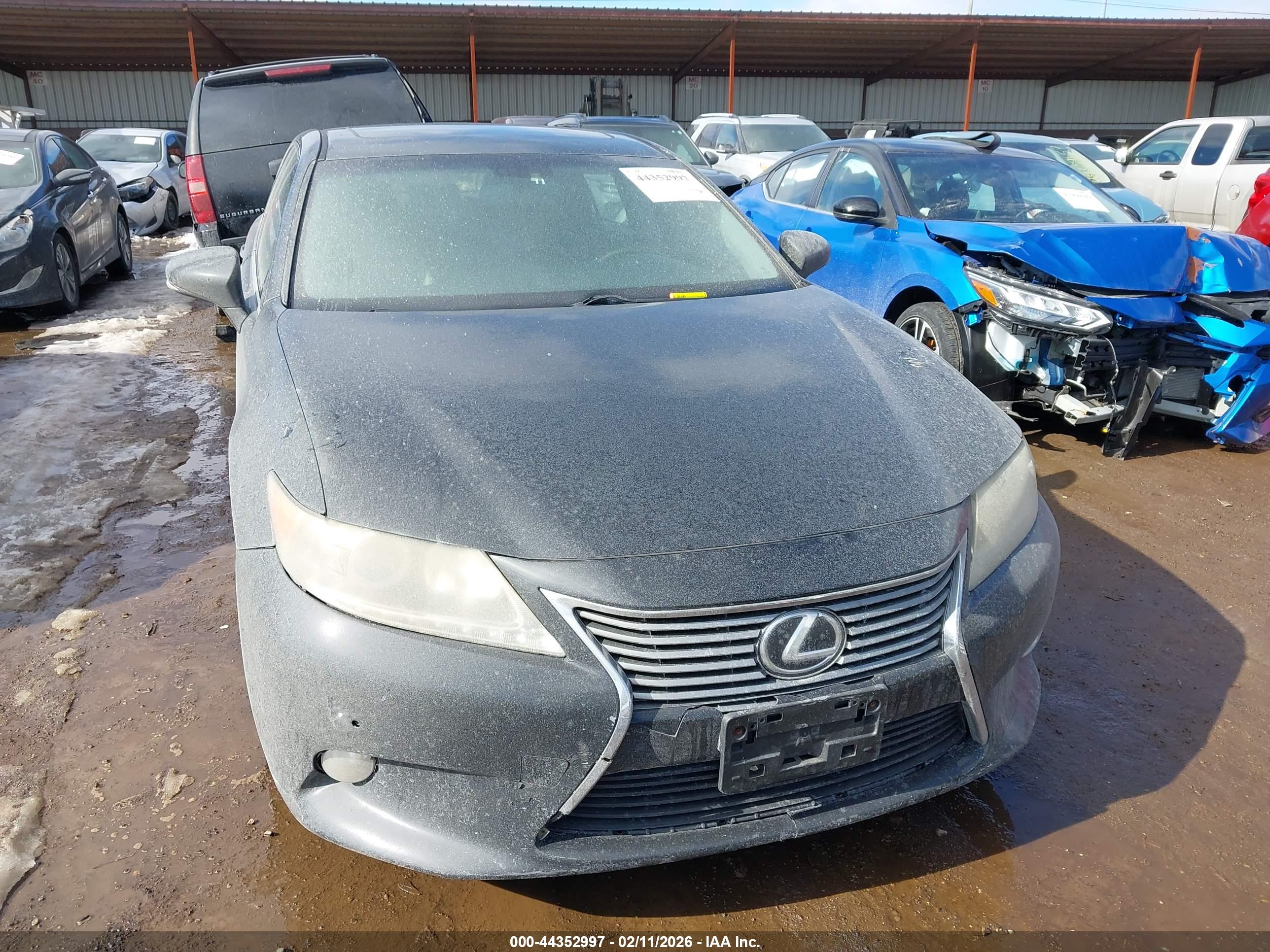 LEXUS ES image 6