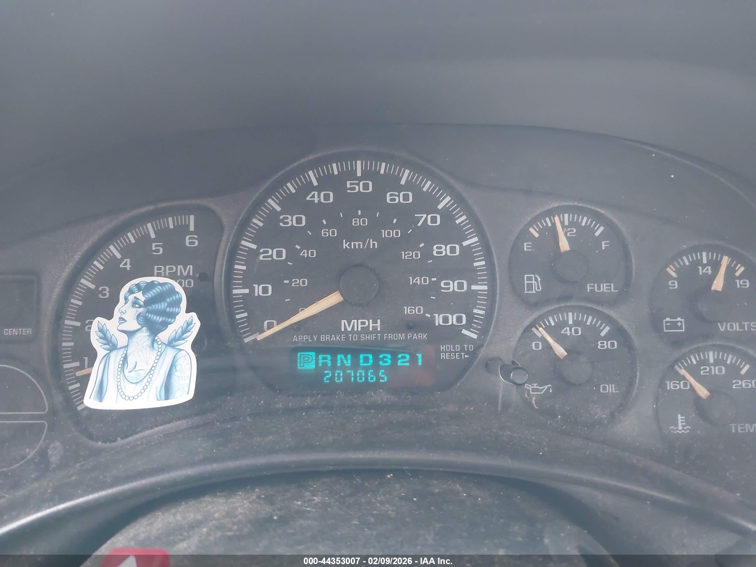 CHEVROLET SILVERADO image 7