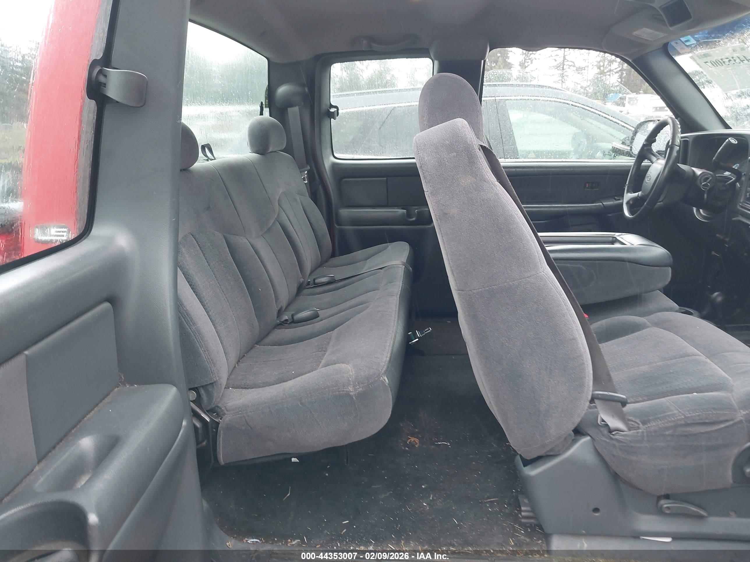 CHEVROLET SILVERADO image 8