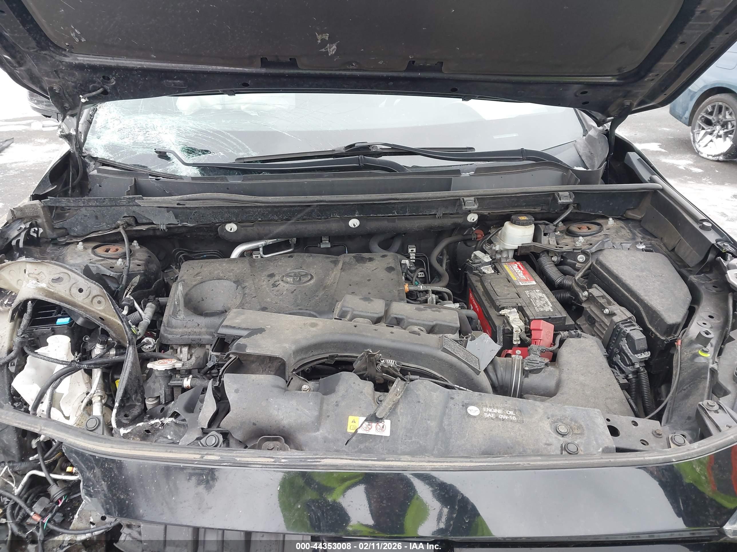 TOYOTA RAV4 image 10