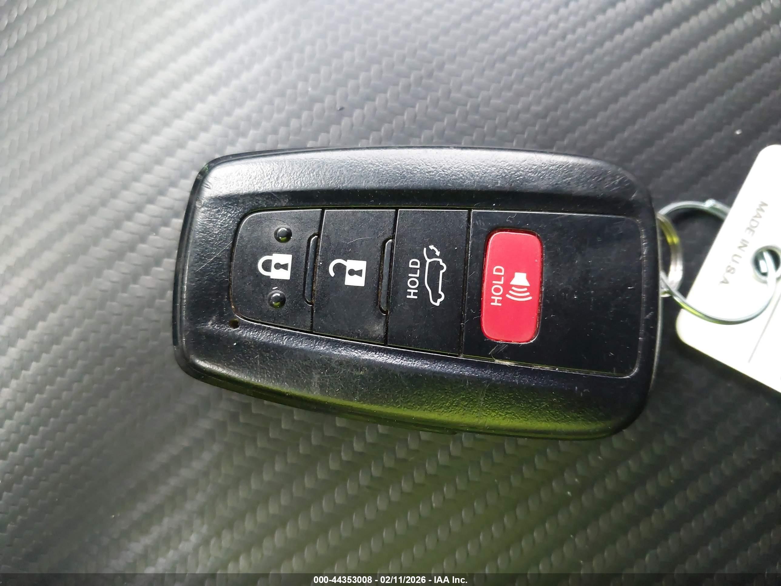 TOYOTA RAV4 image 11
