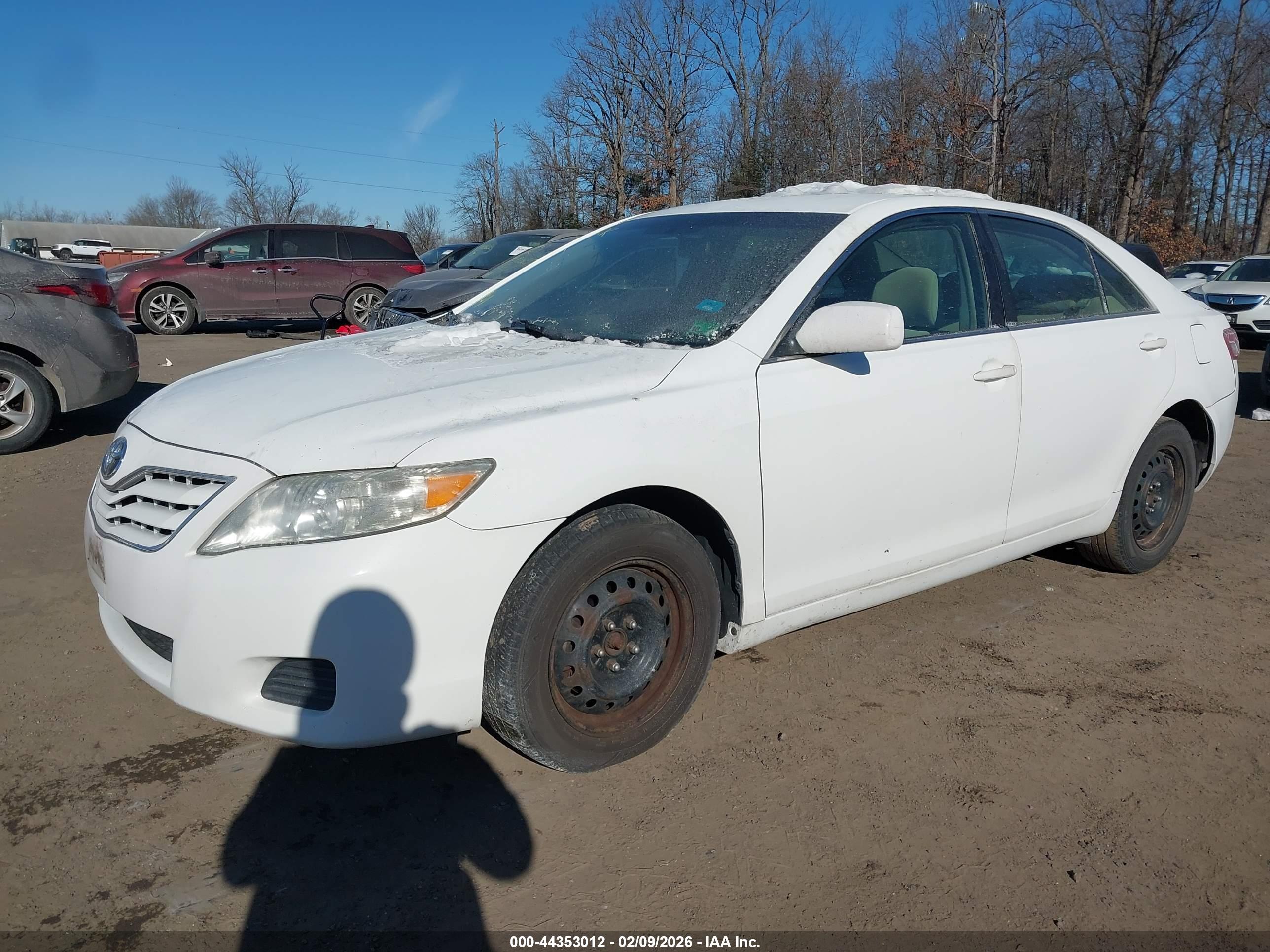 TOYOTA CAMRY image 2
